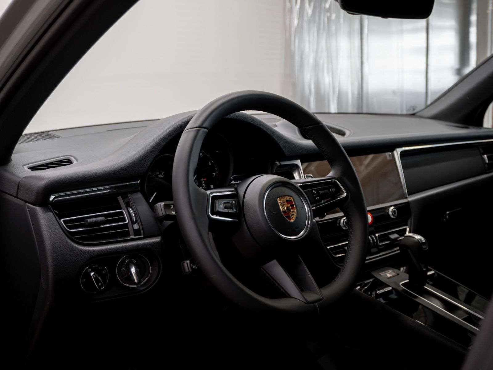 2026 Porsche Macan thumb 28