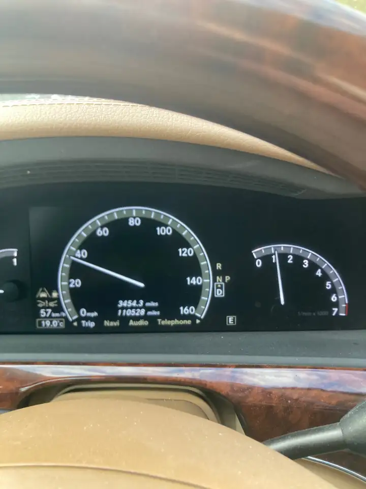 Mercedes-Benz S-Class снимка Mercedes-Benz S-Class