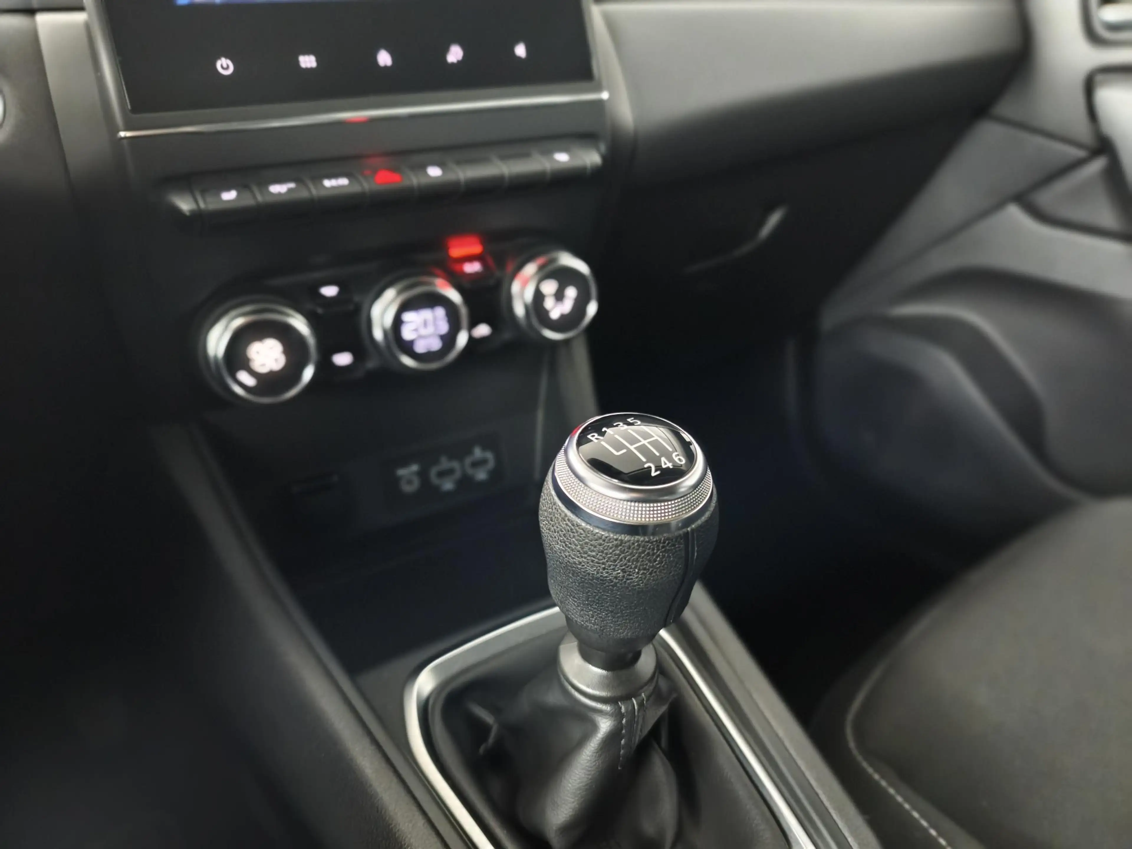 Renault Captur 1.0 TCe 90 Zen | Trekhaak | Navigatie | Climate Co — photo 25