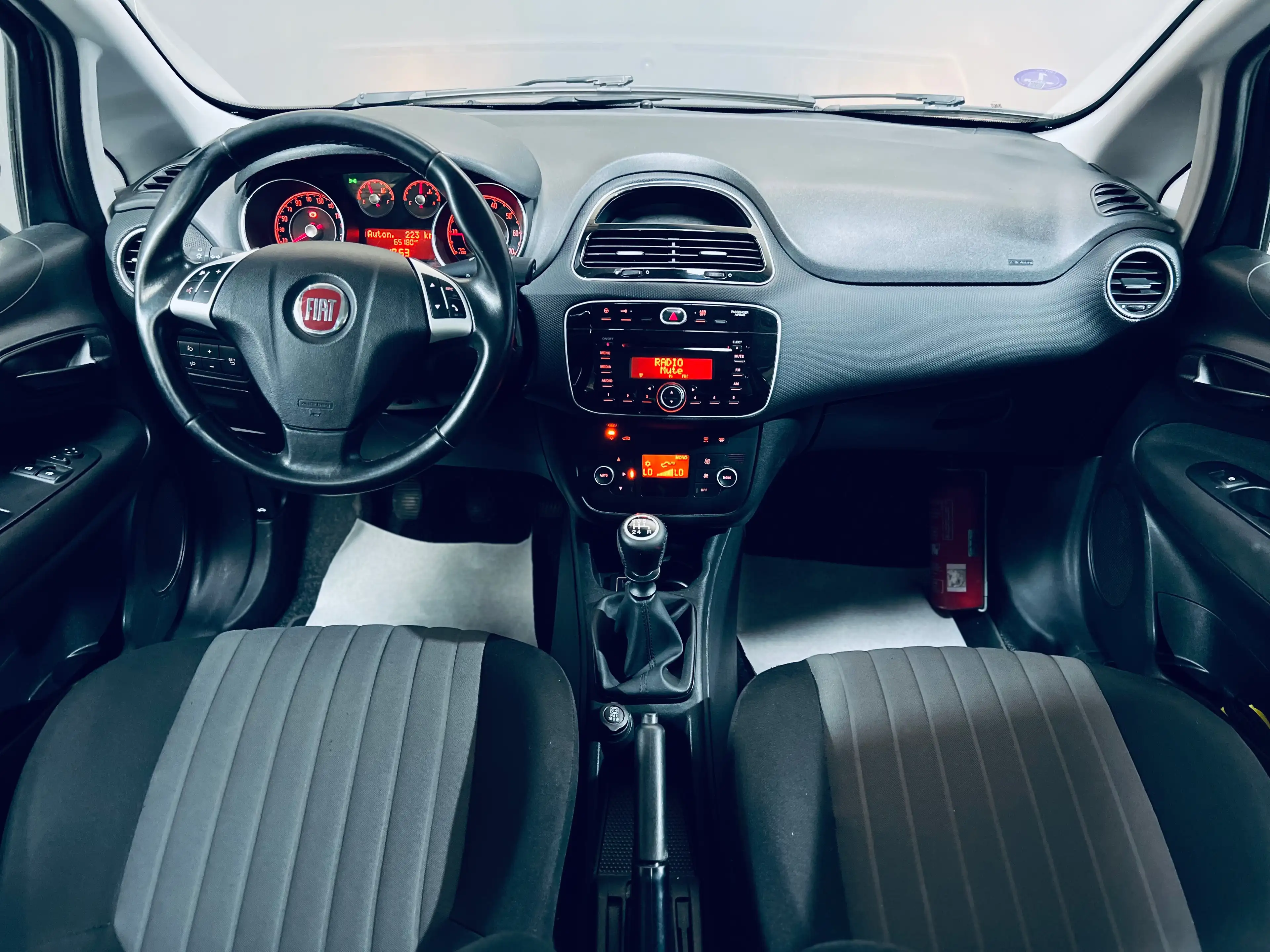 Fiat Punto Punto 1.2i **CLIMATISATION**EURO6b** — photo 11