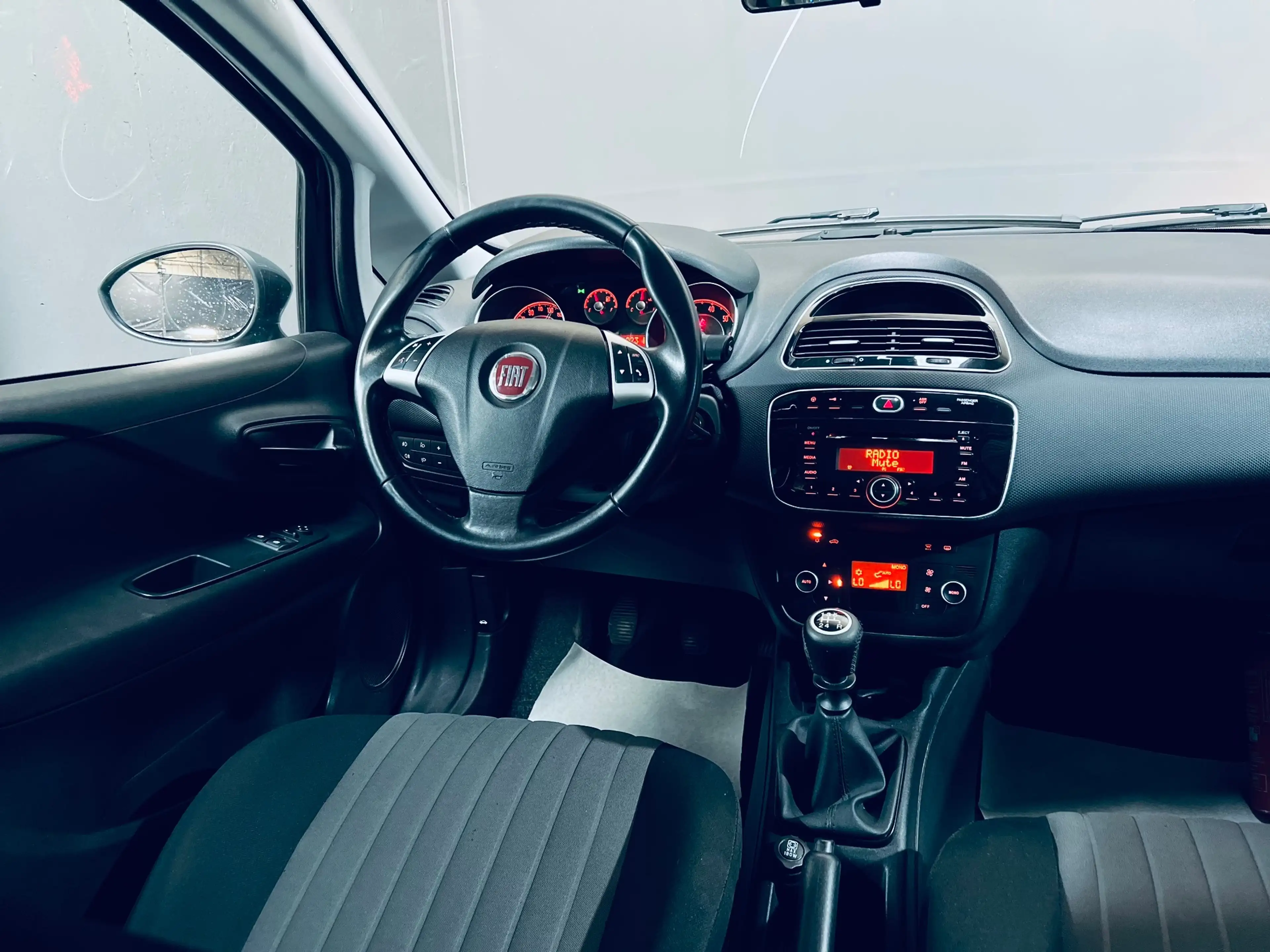Fiat Punto Punto 1.2i **CLIMATISATION**EURO6b** — photo 9