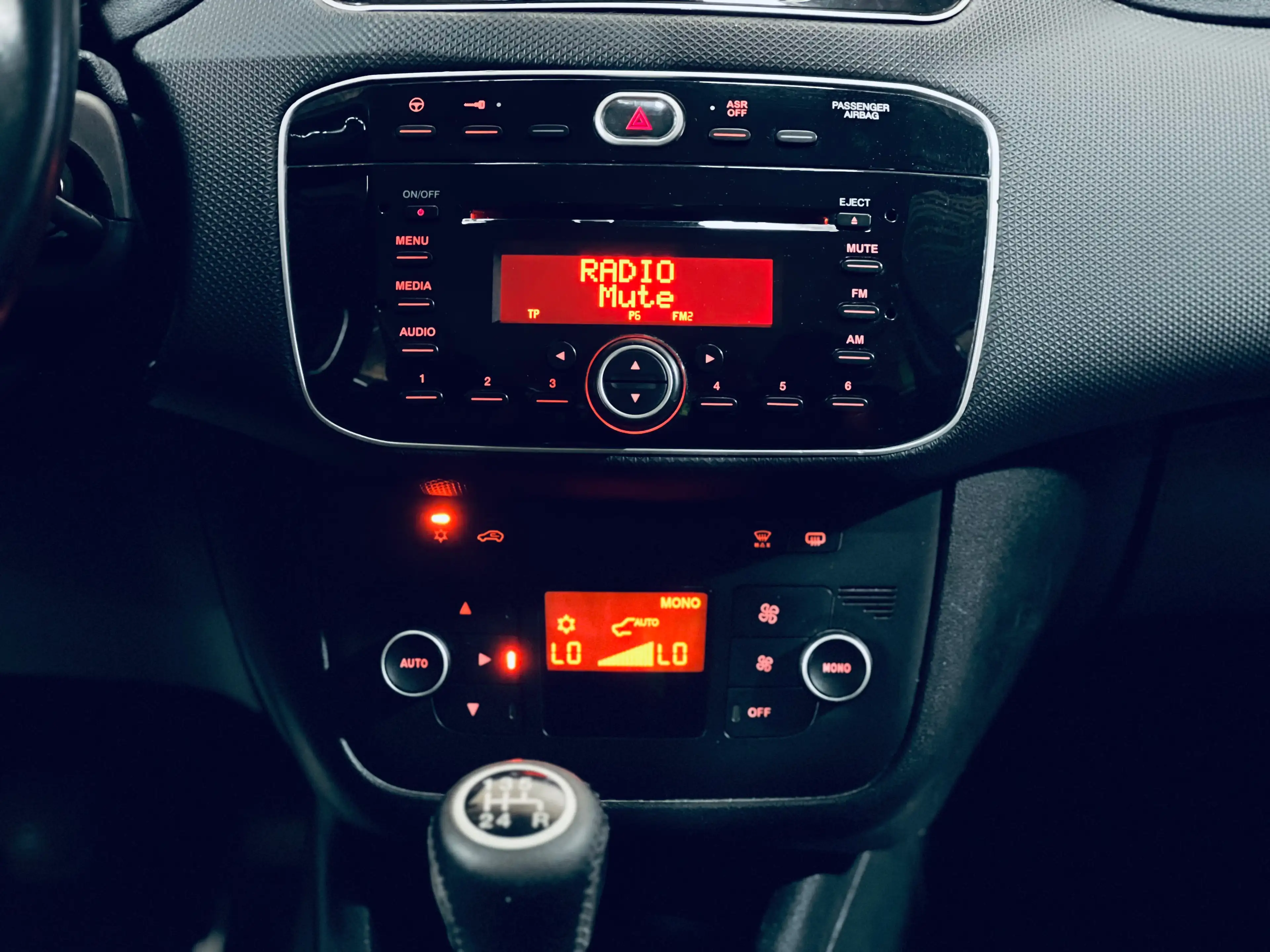 Fiat Punto Punto 1.2i **CLIMATISATION**EURO6b** — photo 12