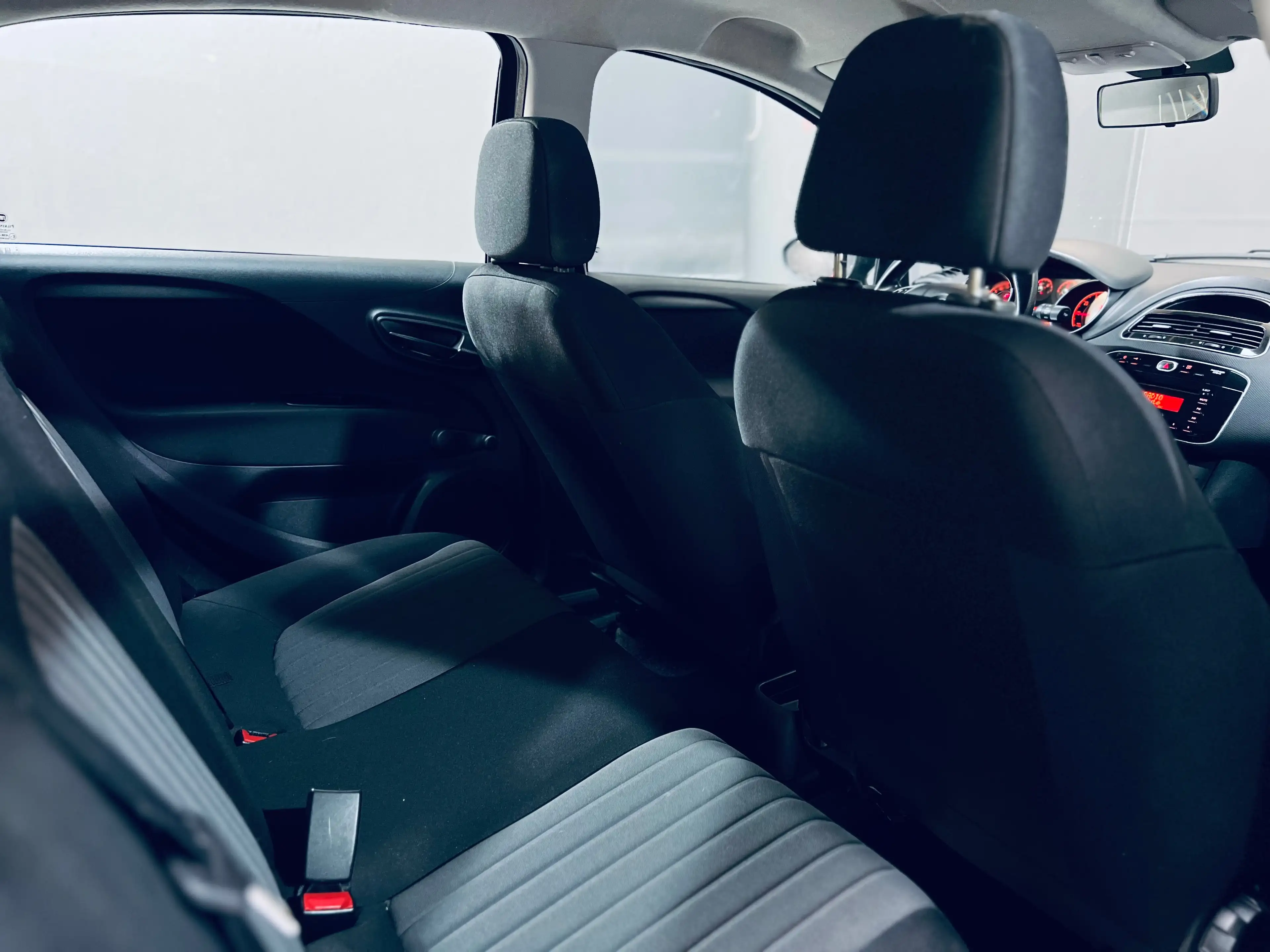 Fiat Punto Punto 1.2i **CLIMATISATION**EURO6b** — photo 8