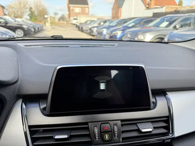 BMW 2 Series view 23