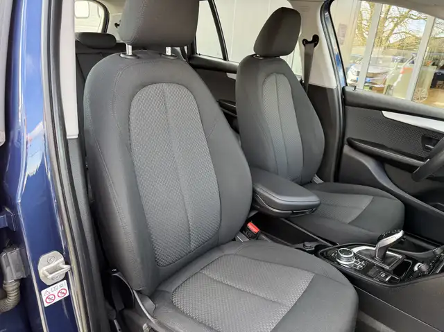 BMW 2 Series view 28