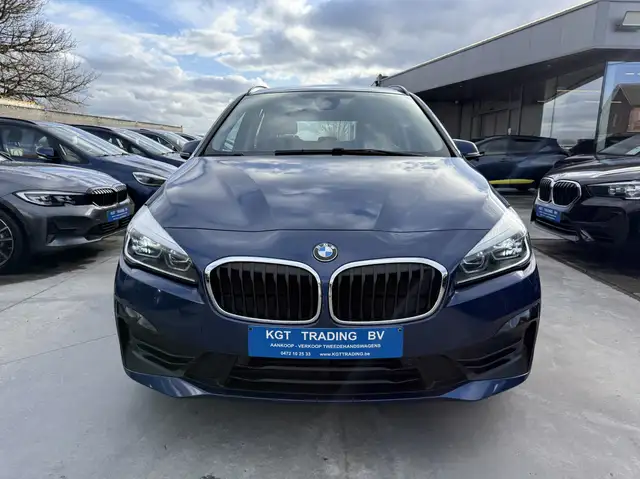BMW 2 Series view 2