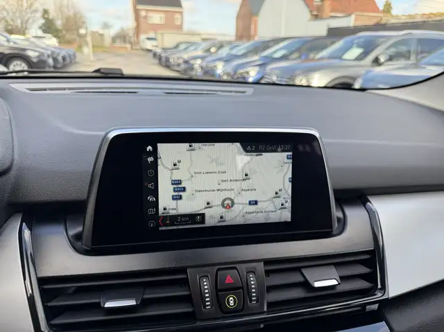 BMW 2 Series view 22