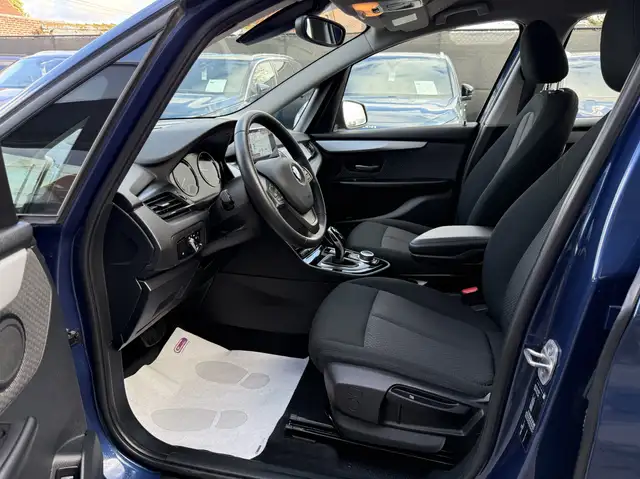 BMW 2 Series view 13