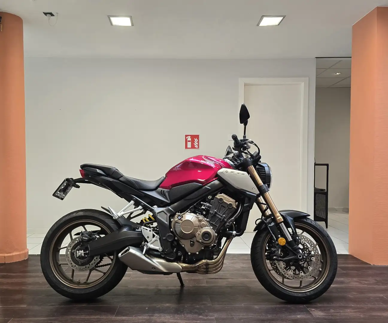 Honda CB 650 R Rosso - 1