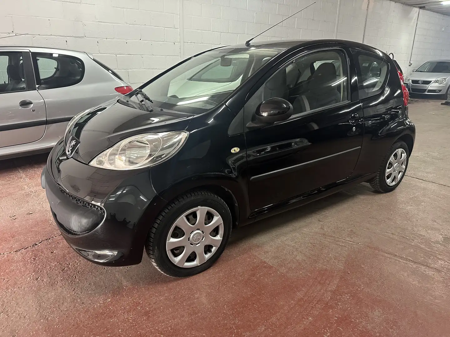 Peugeot 107 1.0e 12V 68ch Trendy - 1