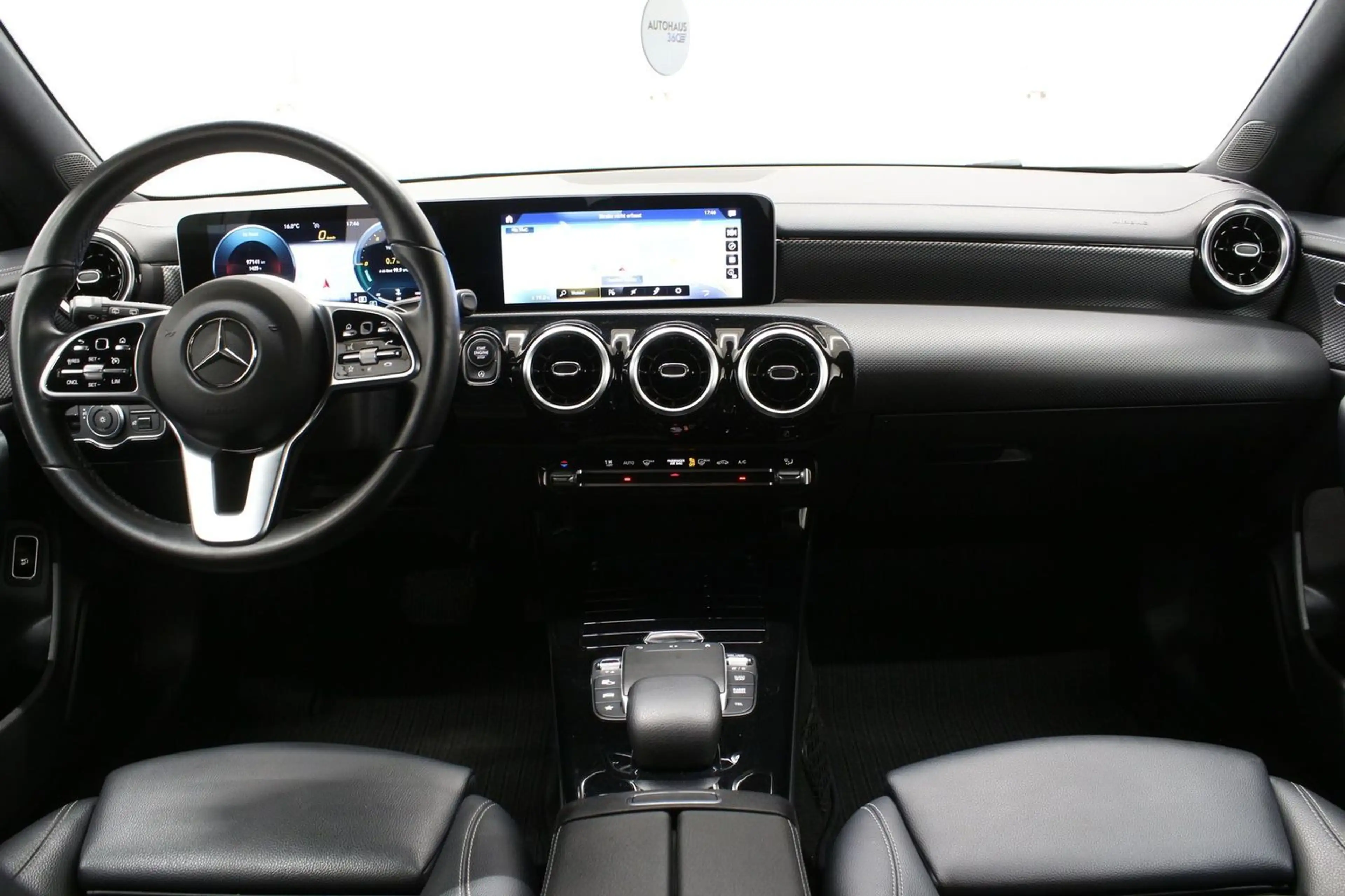Mercedes-Benz CLA 200 LED Automatik — photo 14