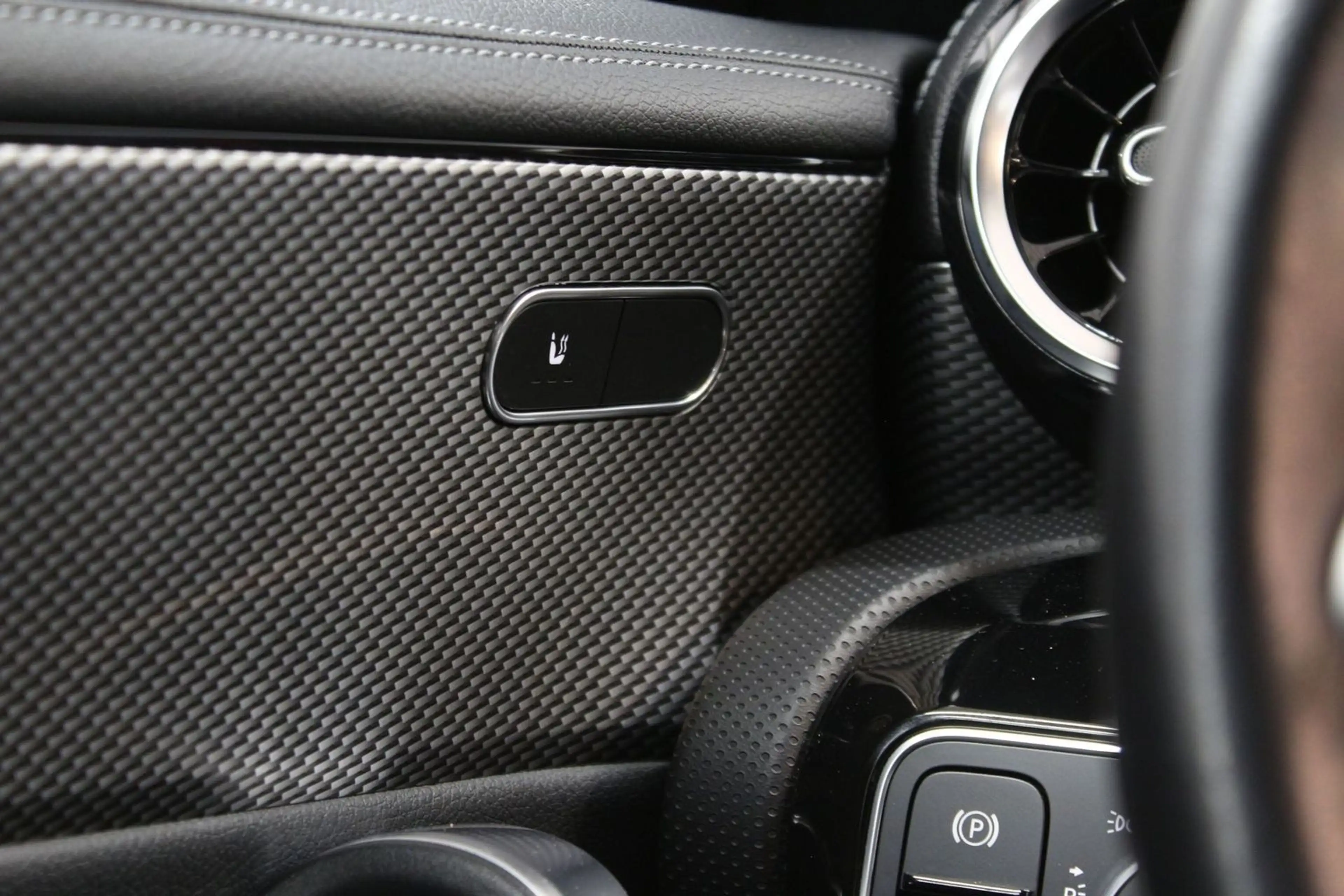 Mercedes-Benz CLA 200 LED Automatik — photo 13