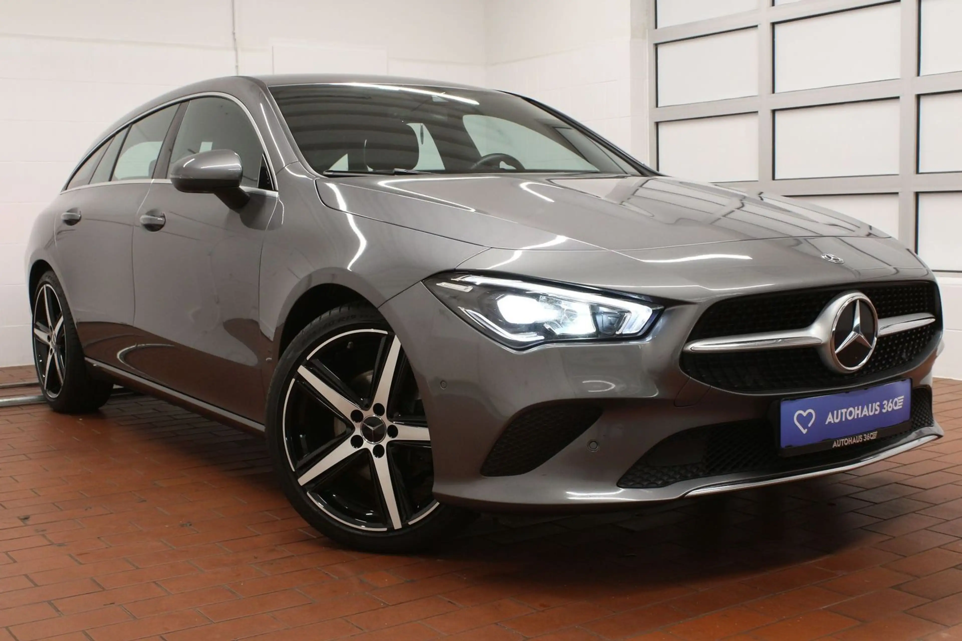Mercedes-Benz CLA 200 LED Automatik — photo 3