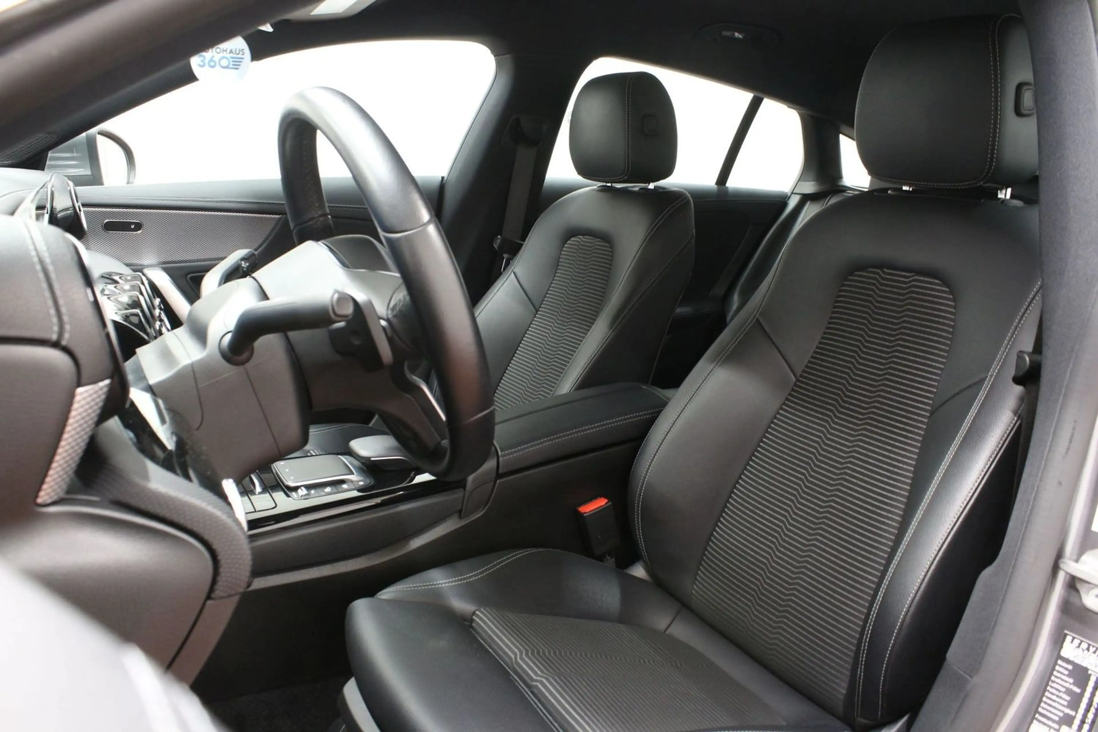 Mercedes-Benz CLA 200 LED Automatik — photo 10