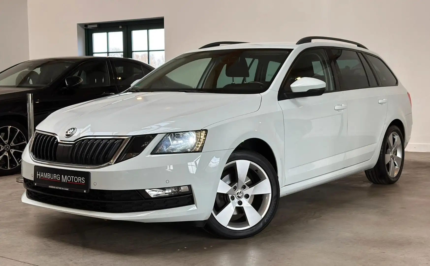 Skoda Octavia Combi 2.0 TDI DSG Ambition AHK/NAV/150PS Weiß - 2