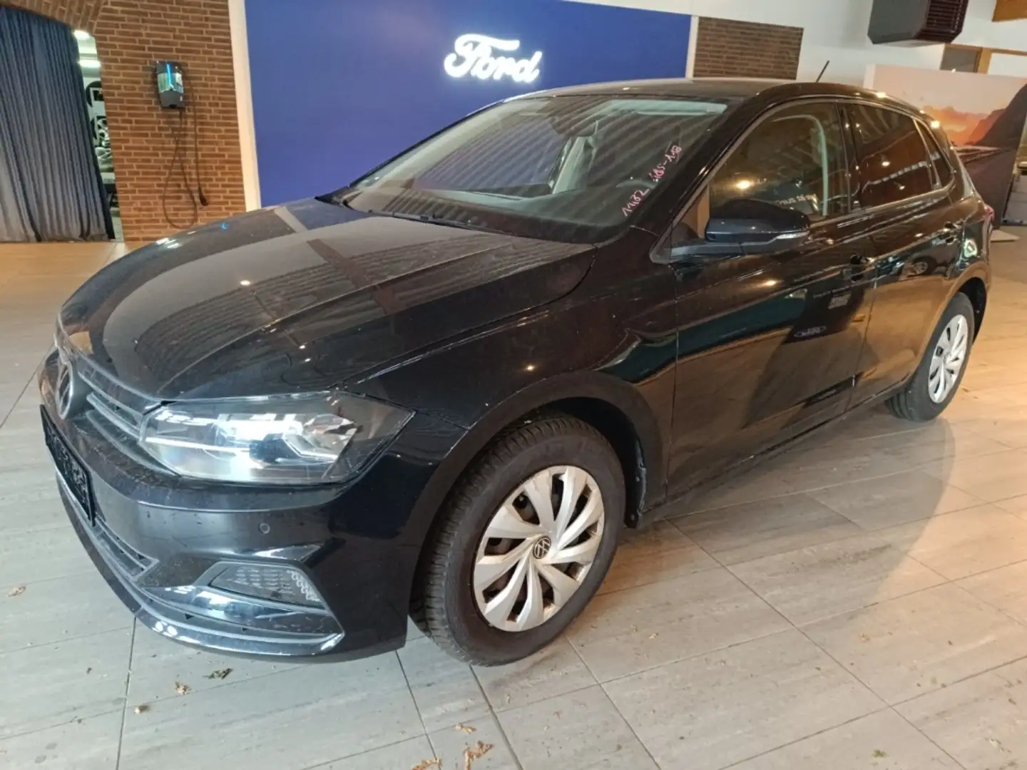 Volkswagen Polo COMFORTLINE NAVI / / GJR / Park Distance Control v Zwart - 2