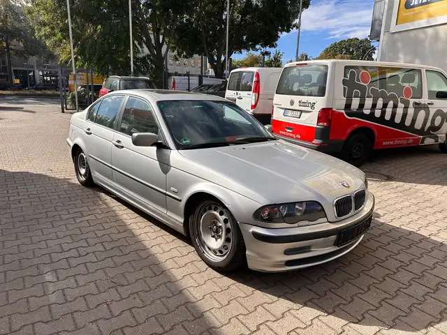 BMW 330 d Limousine*HU04/28*Klima*AHK*SHZ*Xenon*