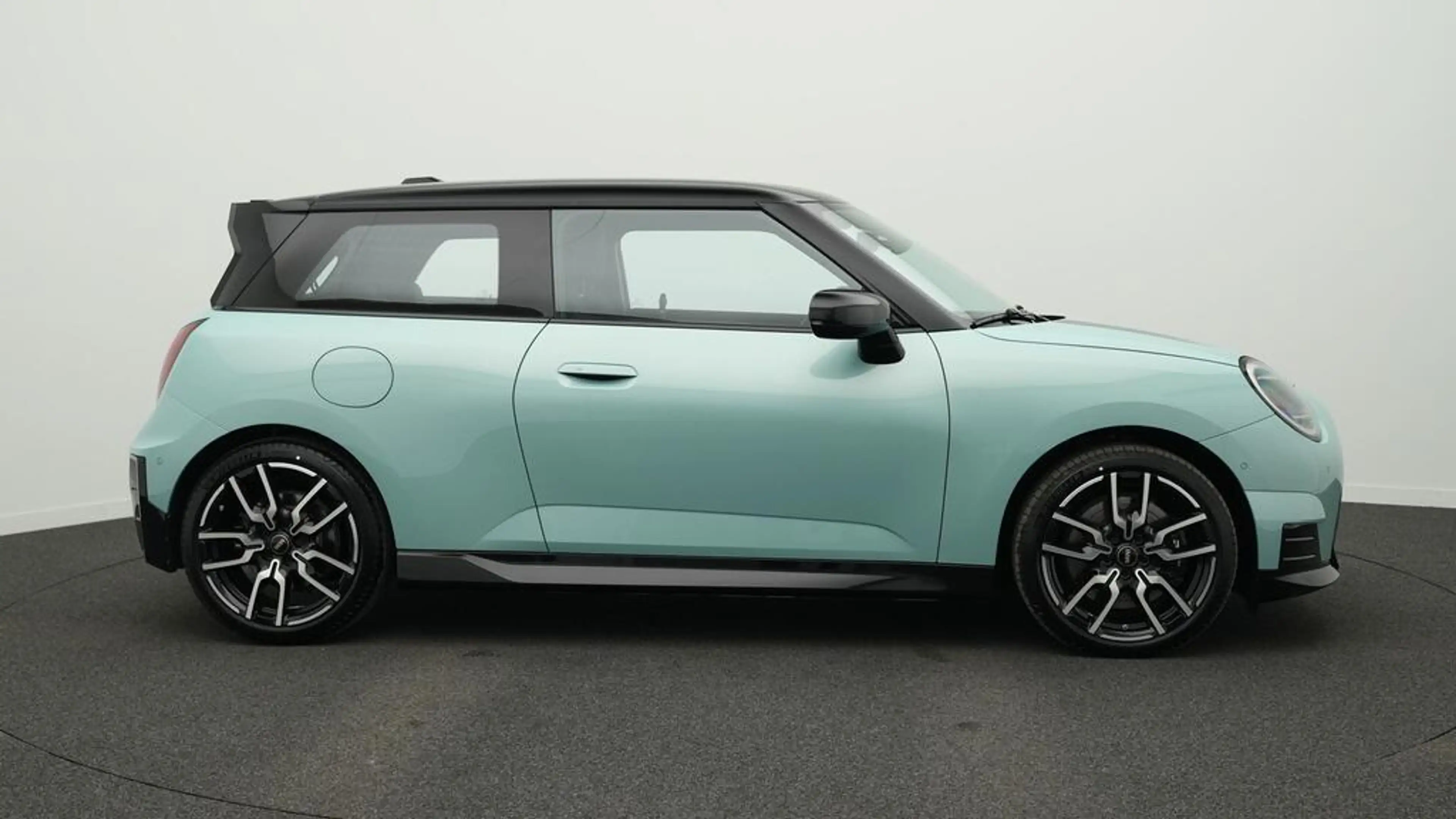 MINI Cooper E John Cooper Works Trim — photo 2