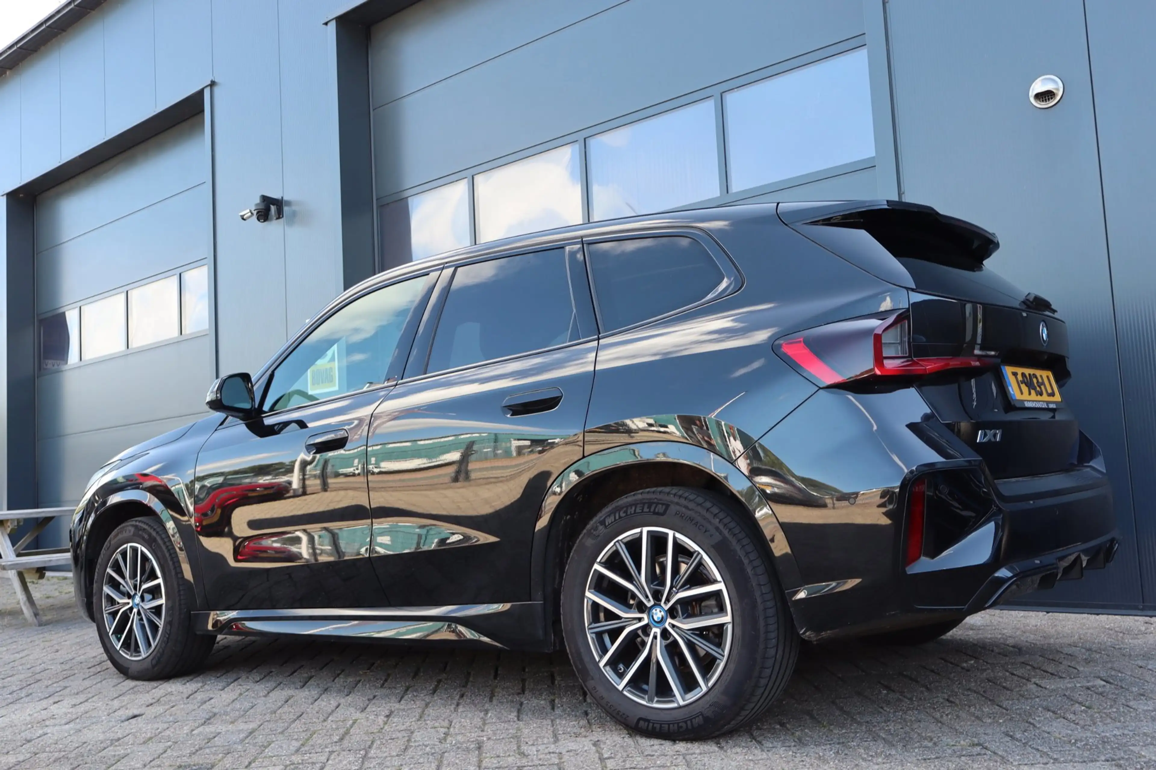 BMW iX1 XDrive30 Launch Edition 67 kWh — photo 10