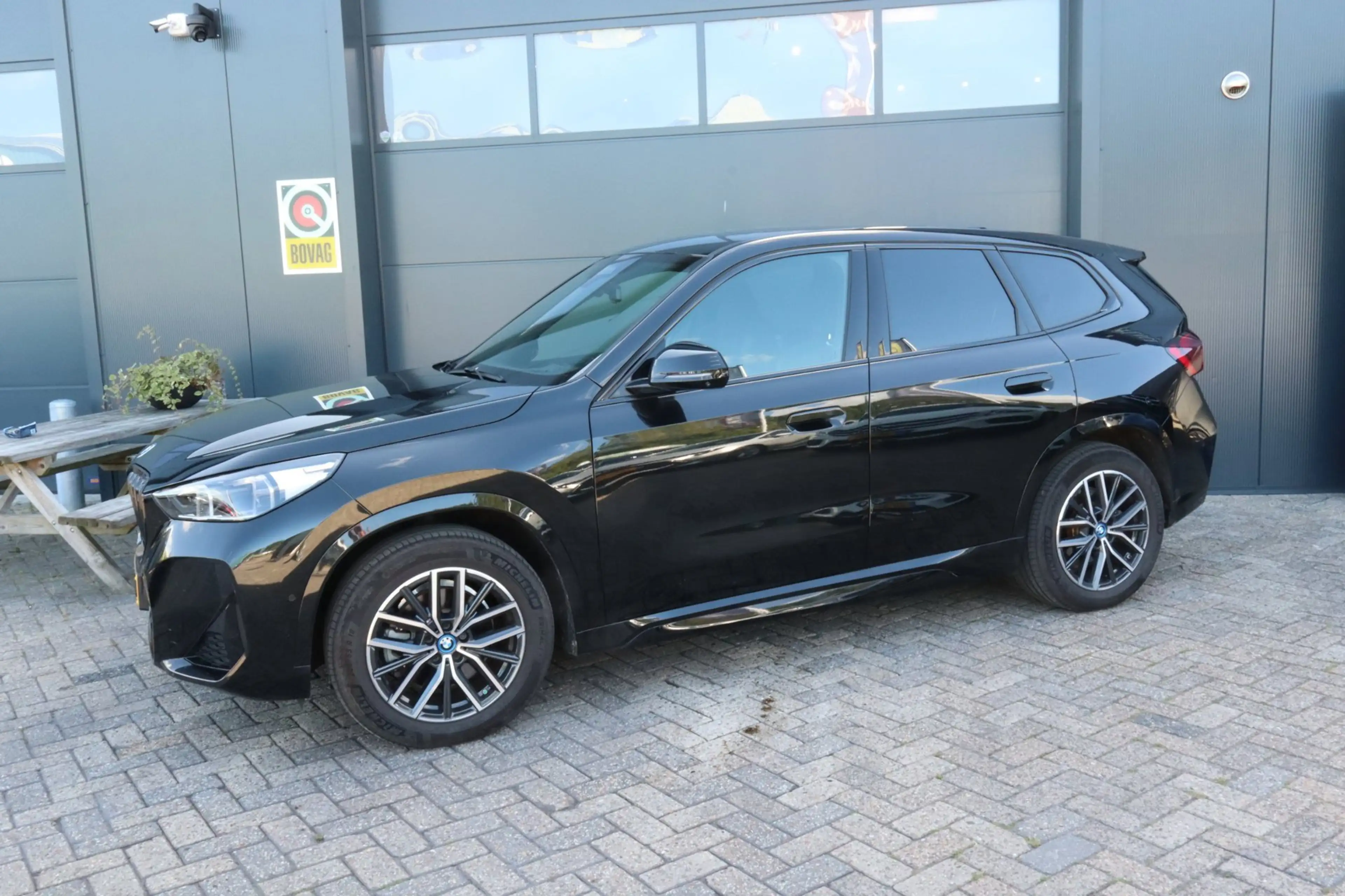 BMW iX1 XDrive30 Launch Edition 67 kWh — photo 7