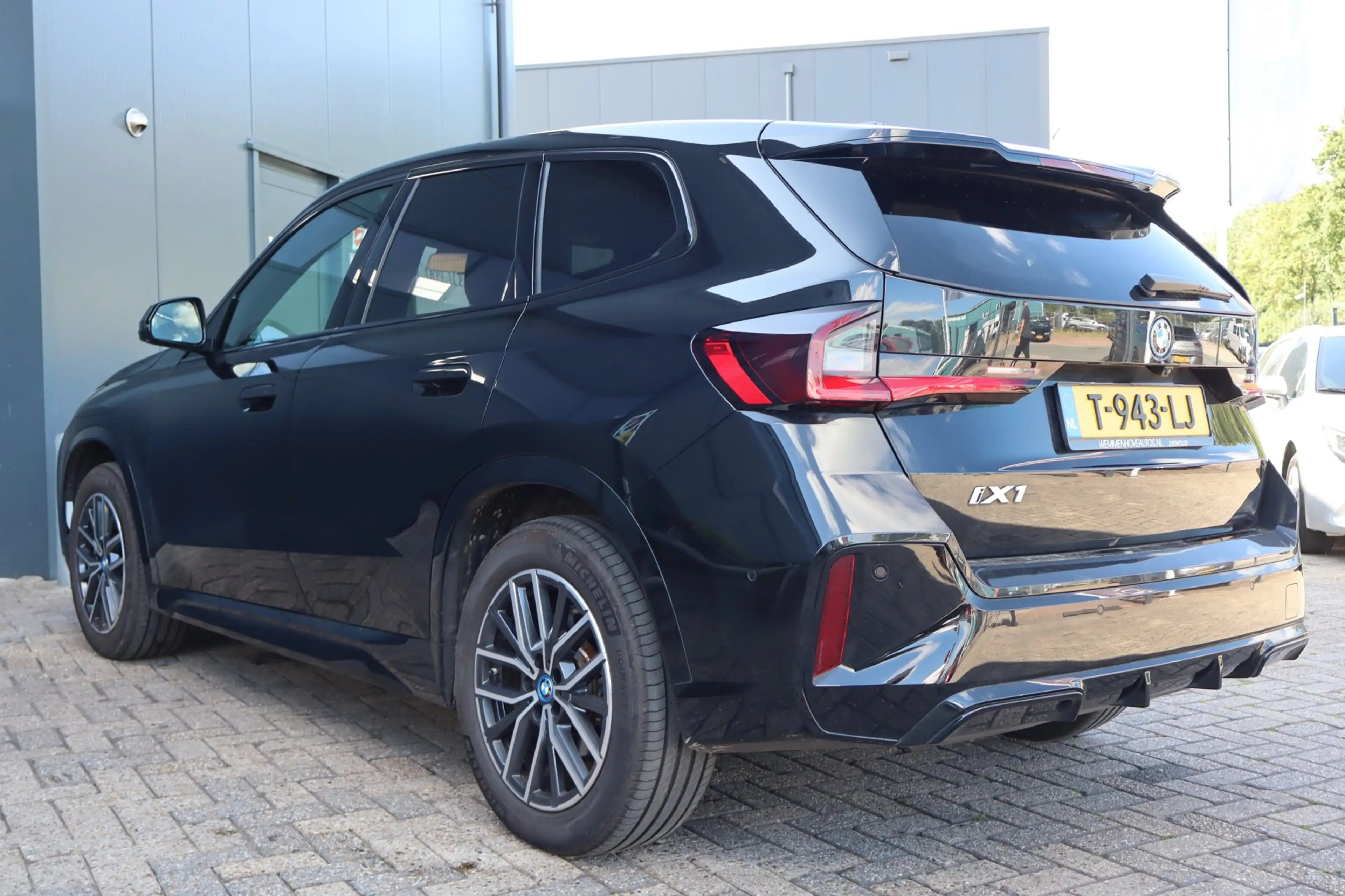 BMW iX1 XDrive30 Launch Edition 67 kWh — photo 13
