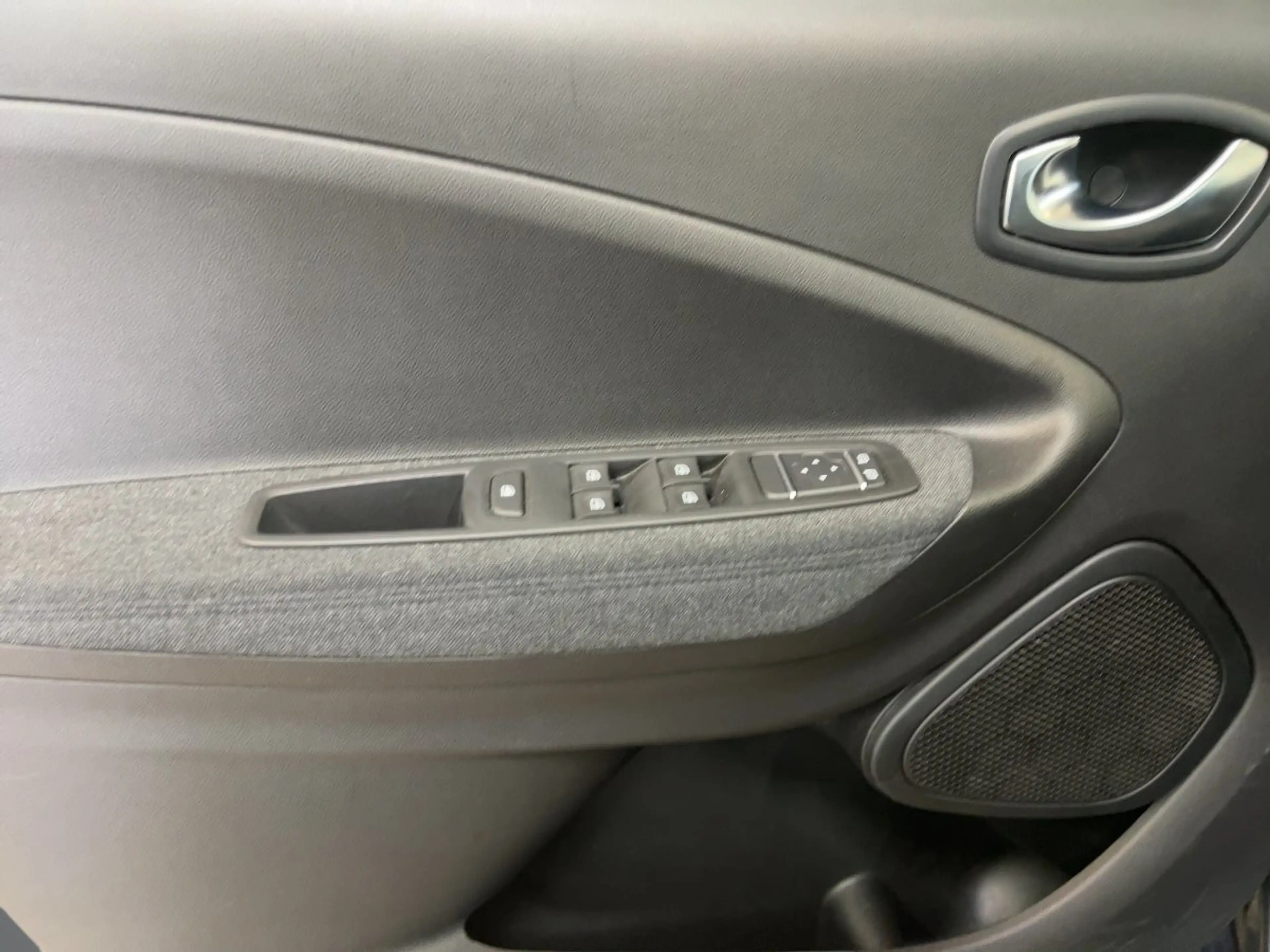 Renault ZOE R135 Z.E. 50 Experience CCS — photo 13
