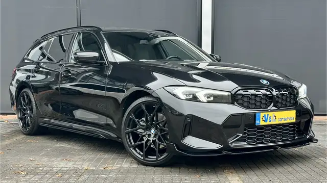 BMW 320 3-serie Competition M Touring 320e / Pano / ACC /