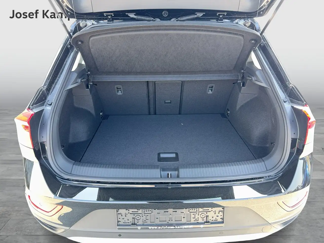 Volkswagen T-Roc Friends TSI 12