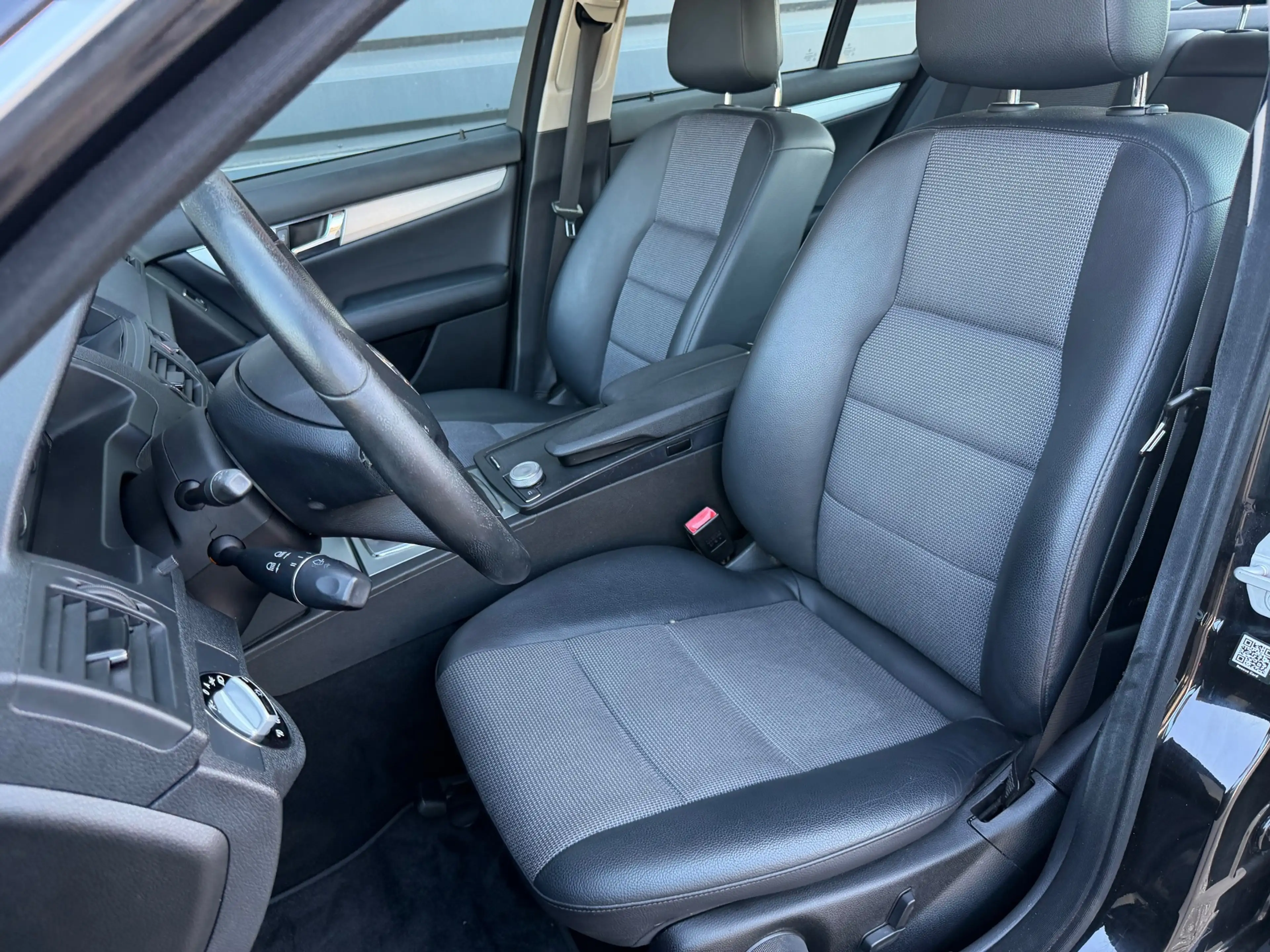 Mercedes-Benz C 250 CGI BlueEFFICIENCY Xeno Schuifdak Trekhaak — photo 12