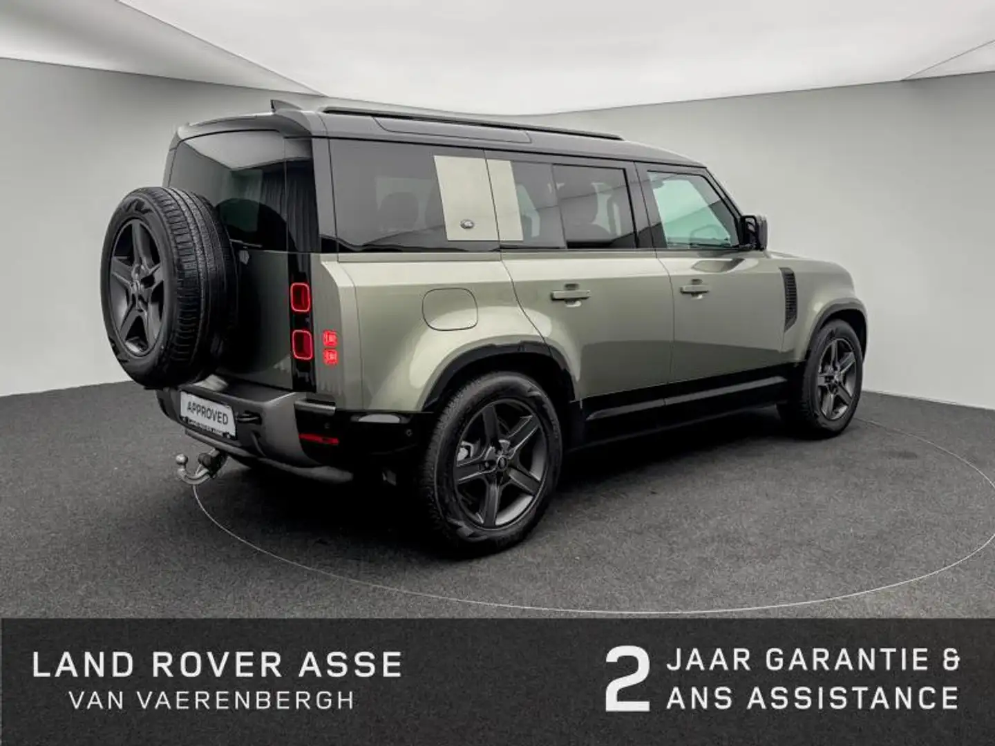 Land Rover Defender 110 D300 X-Dynamic SE Groen - 2
