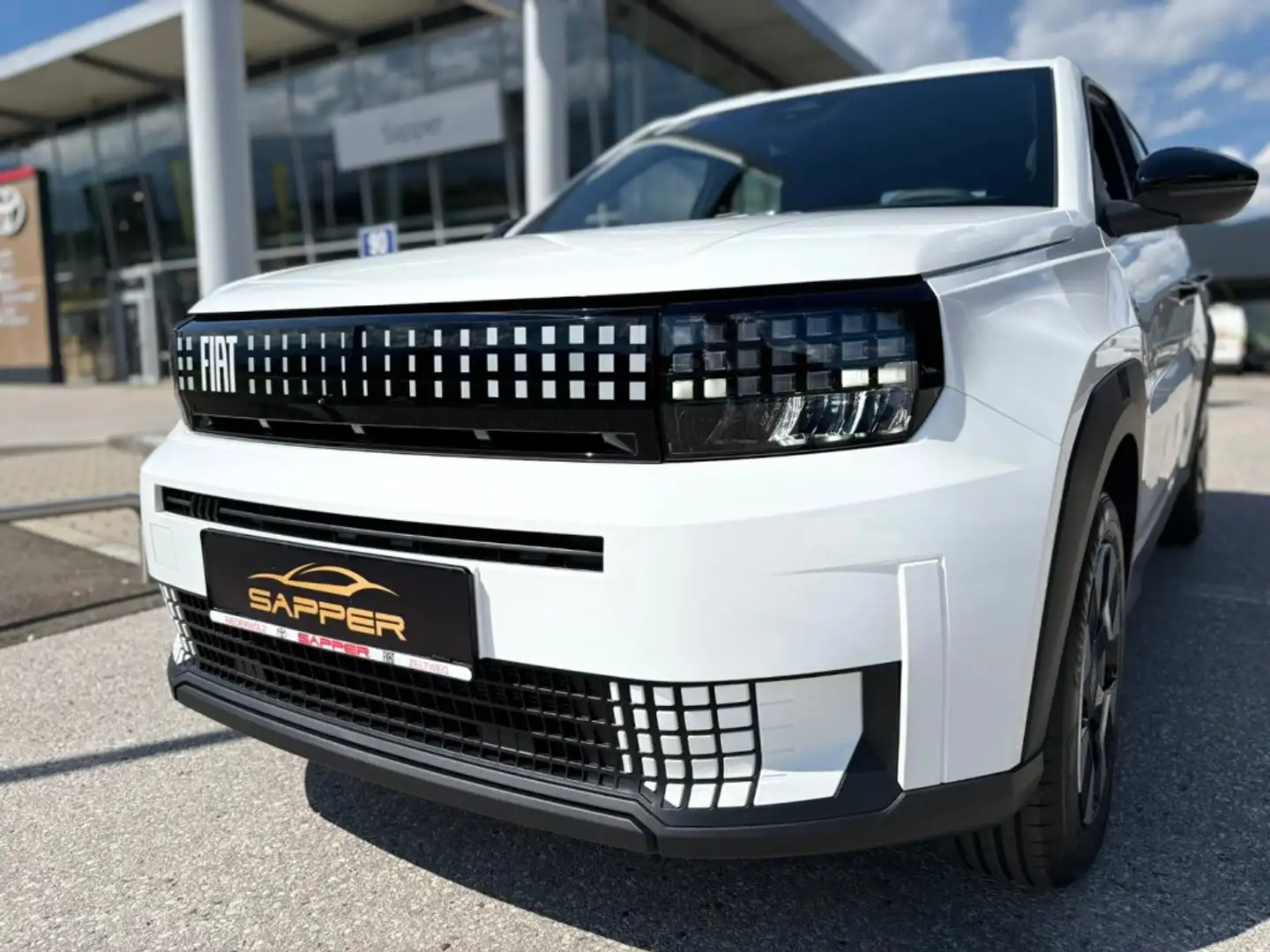 Fiat Grande Panda Hybrid 100 6-Gang eDCT Icon Weiß - 2