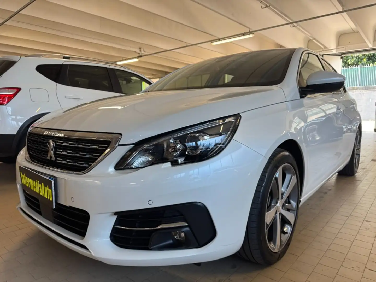 Peugeot 308 BlueHDi 130 S&S Allure Unico Prop. Blanc - 1