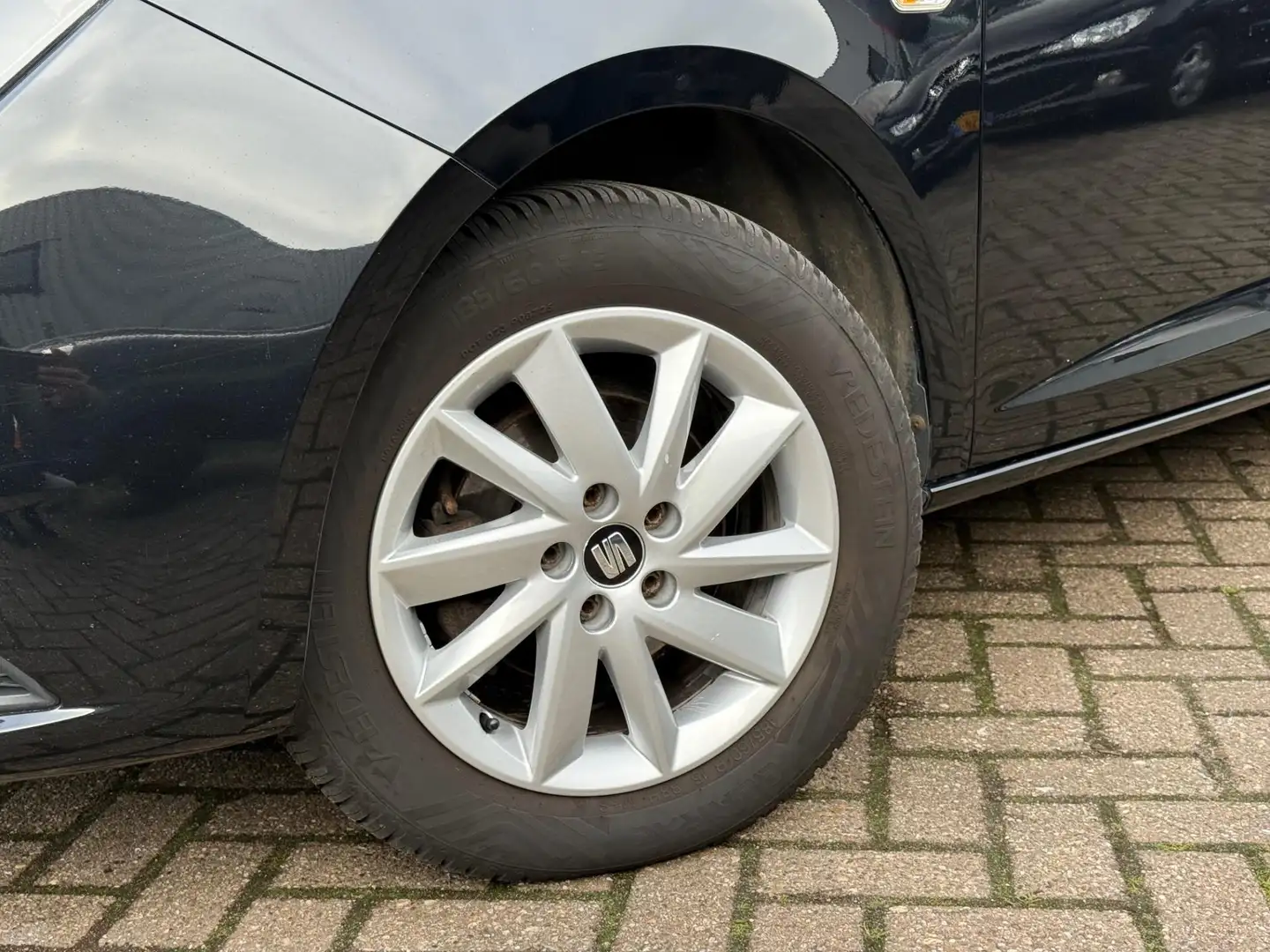 SEAT Ibiza 1.2 TSI FR Schwarz - 2