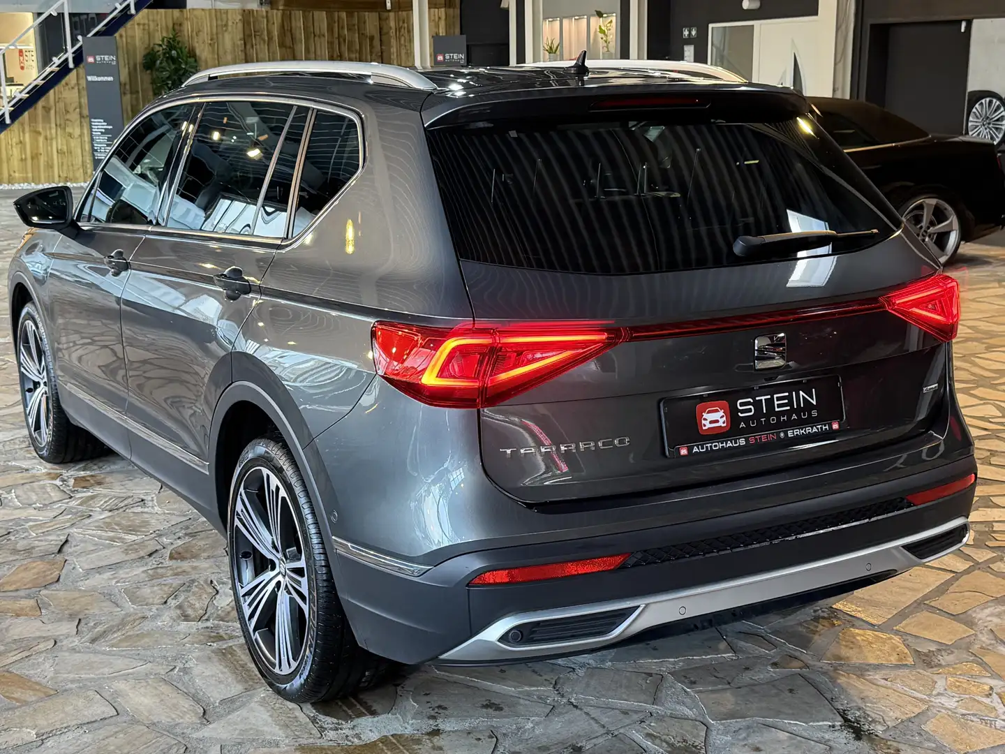 SEAT Tarraco Xcellence 4Drive 7.Sitzer Pano 360 Lane Grau - 2
