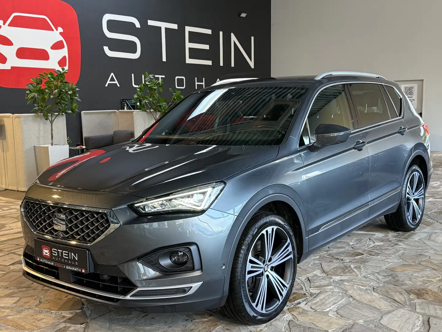 SEAT Tarraco Xcellence 4Drive 7.Sitzer Pano 360 Lane Grau - 1