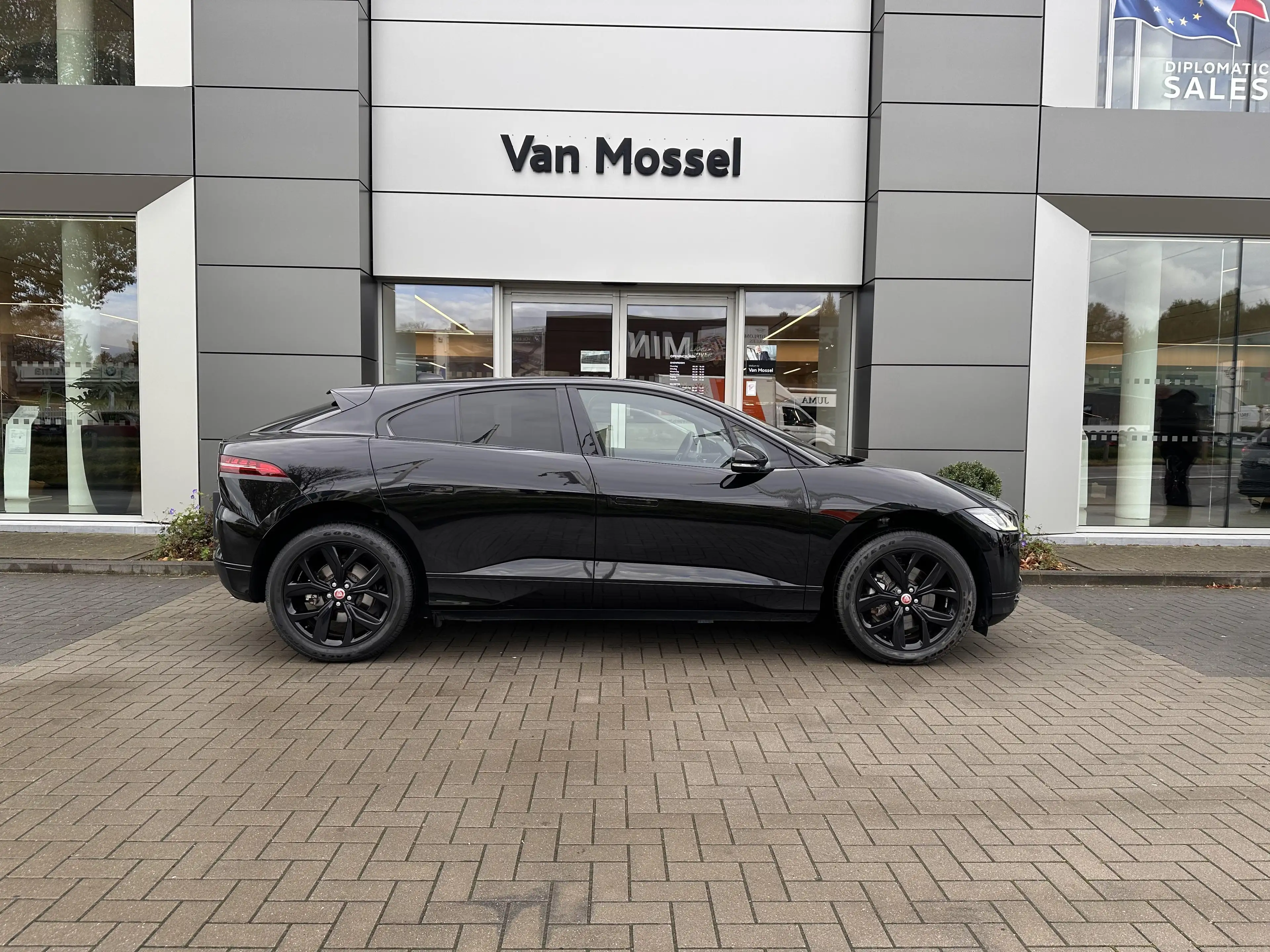 Jaguar I-Pace EV400 SE AWD Auto. 23MY | LED | Keyless | Memory | — photo 4