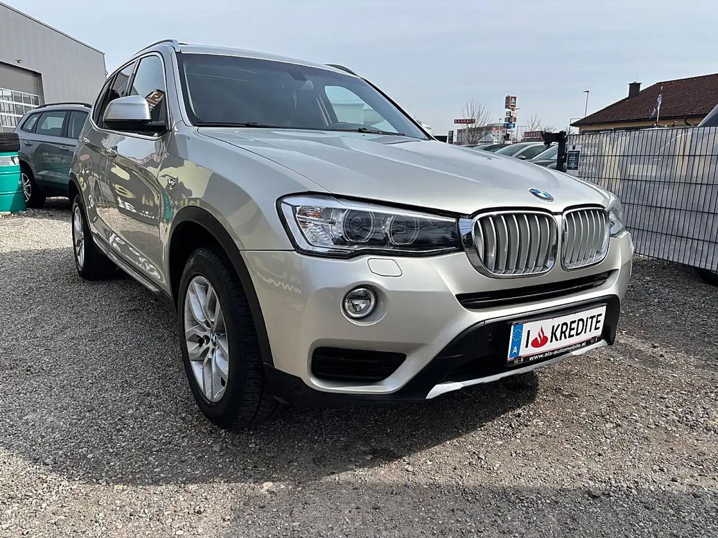 BMW X3 xDrive 20d Österreich-Paket Aut. Grau - 2