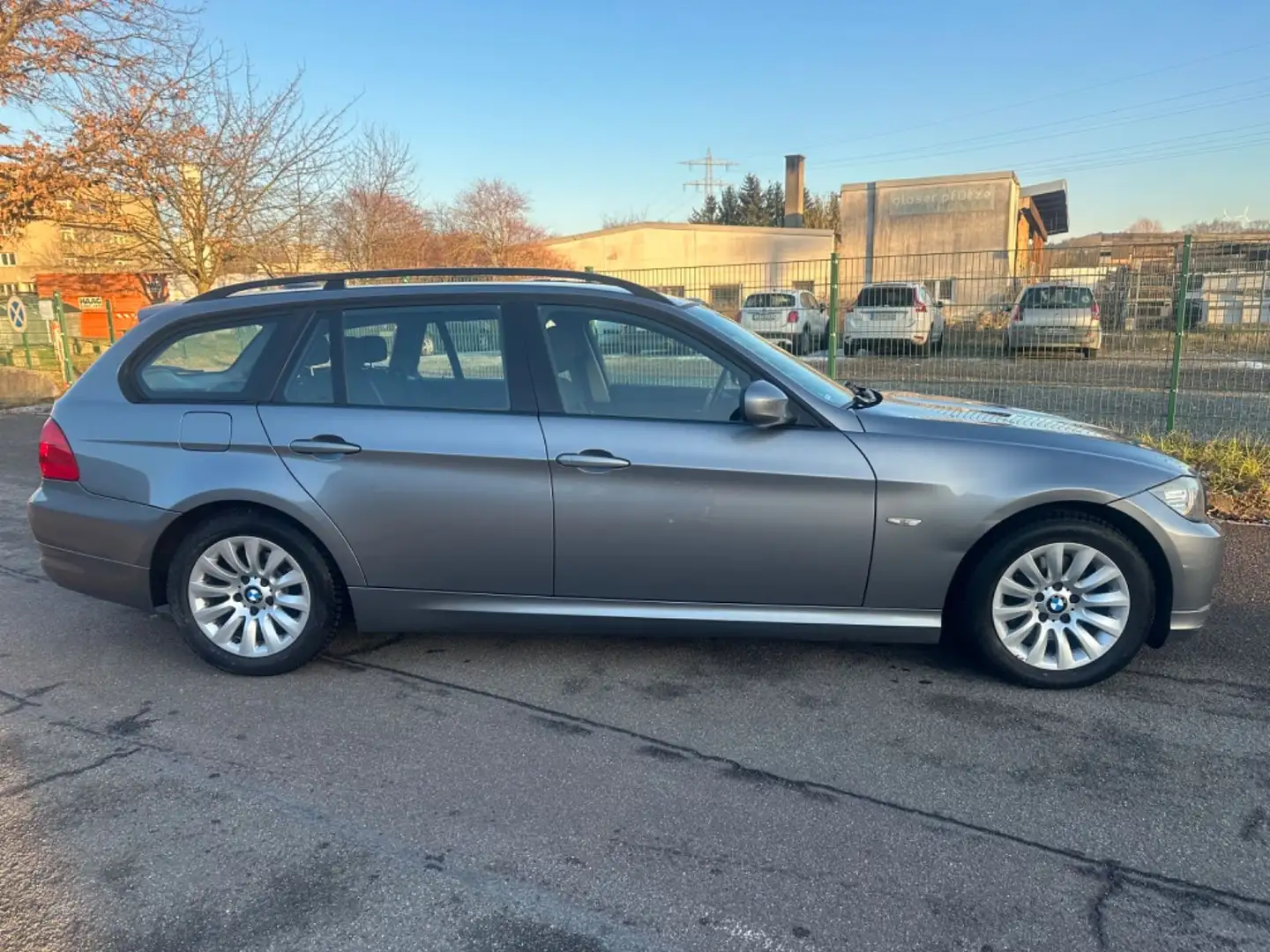 BMW 320 Baureihe 3 Touring 320d Automatik Silber - 2