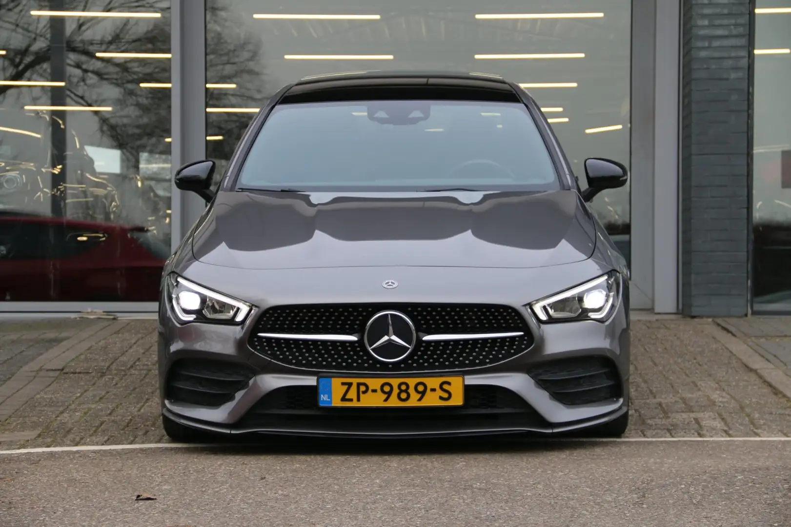 Mercedes-Benz CLA 180 Business Solution AMG PANO-DAK NL-AUTO NAP! Gris - 2