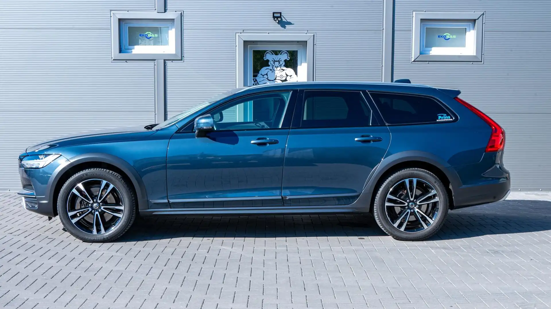 Volvo V90 Cross Country V90 2,0l D5 Cross Country Navi,ACC,LED Синій - 2