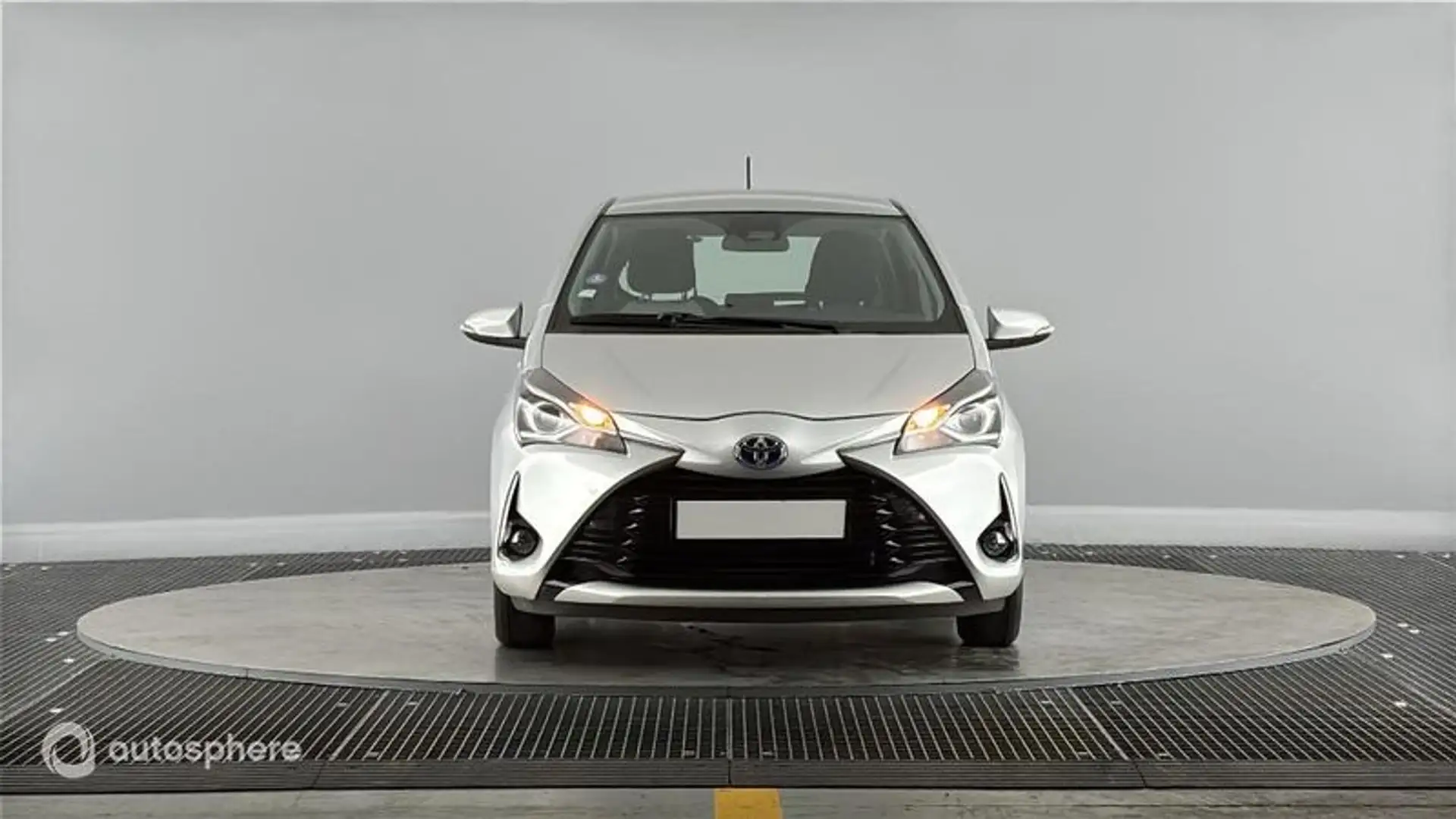 Toyota Yaris 100h Dynamic 5p MY19 - 2