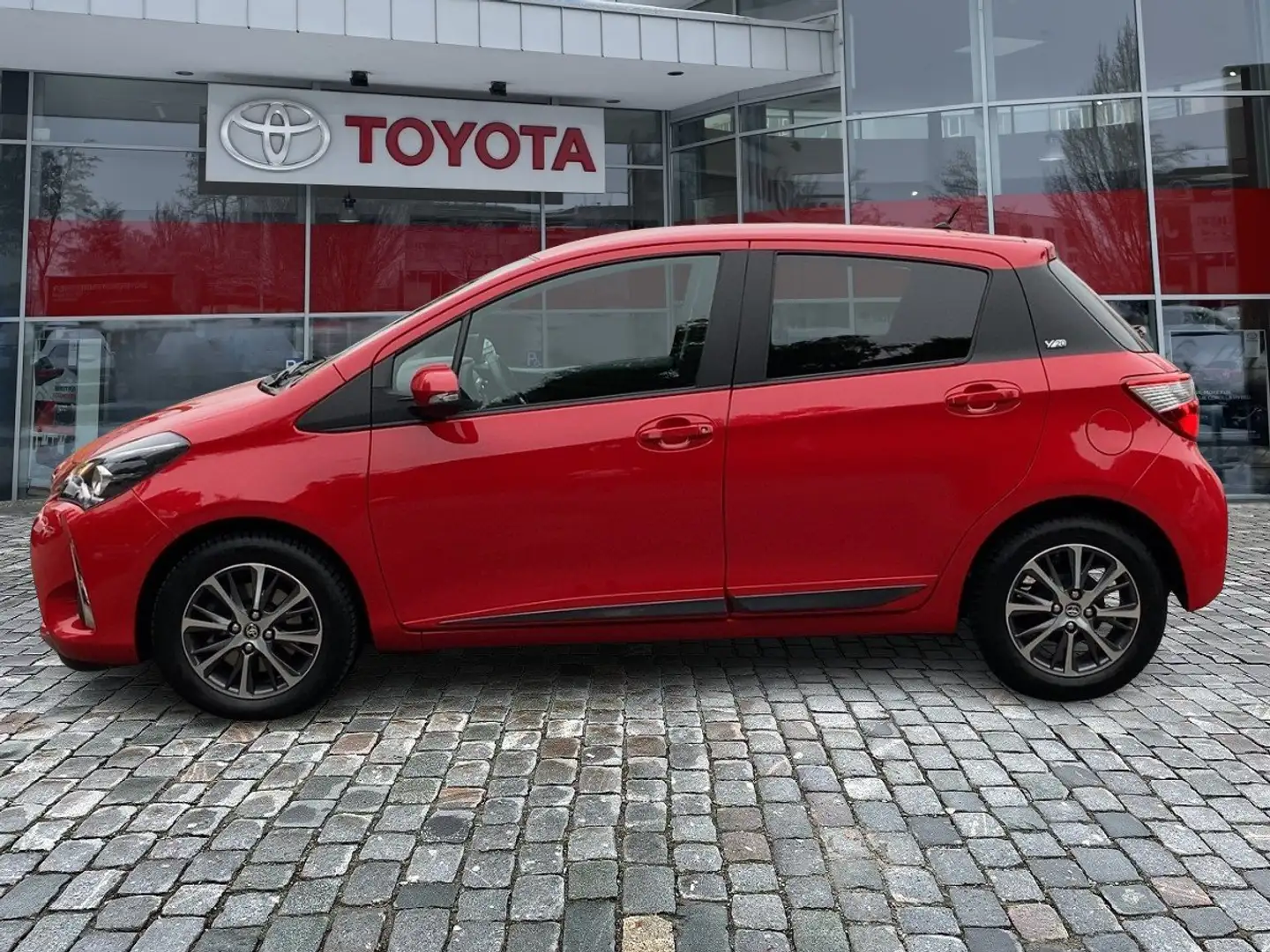 Toyota Yaris 1.5 Y20 Club Matrix Facelift Fernlichtass. Rot - 2