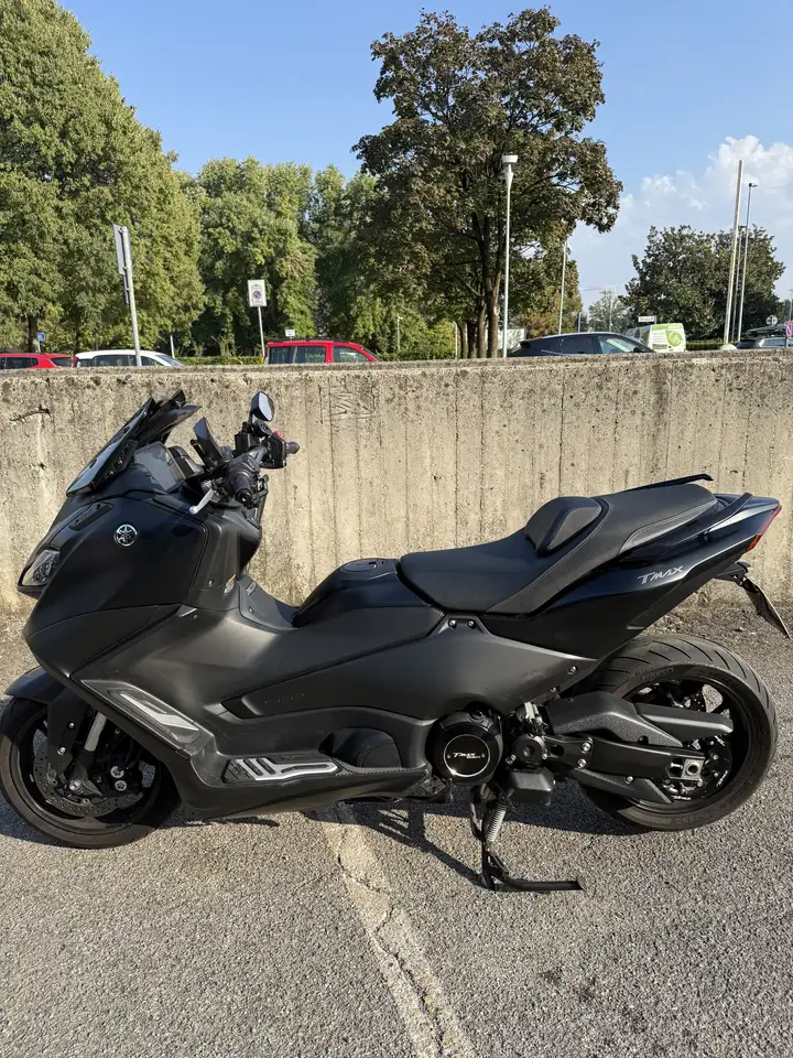Yamaha Tmax 560