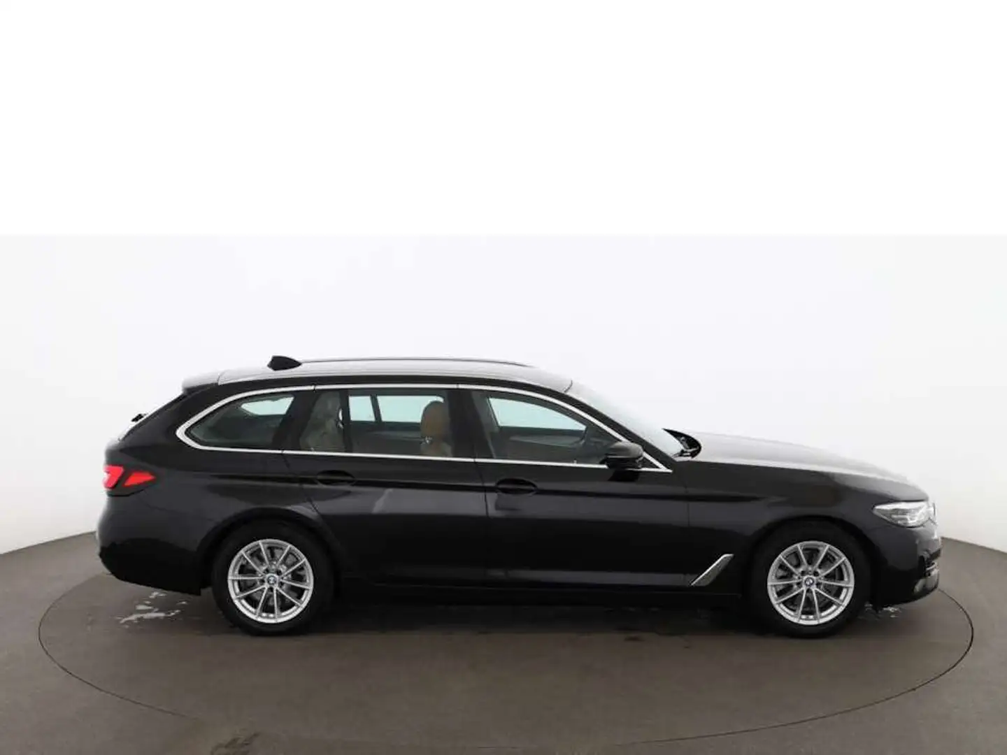 BMW 520 d Touring Aut LED AHK NAVI ASSIST R-CAM PDC Schwarz - 2