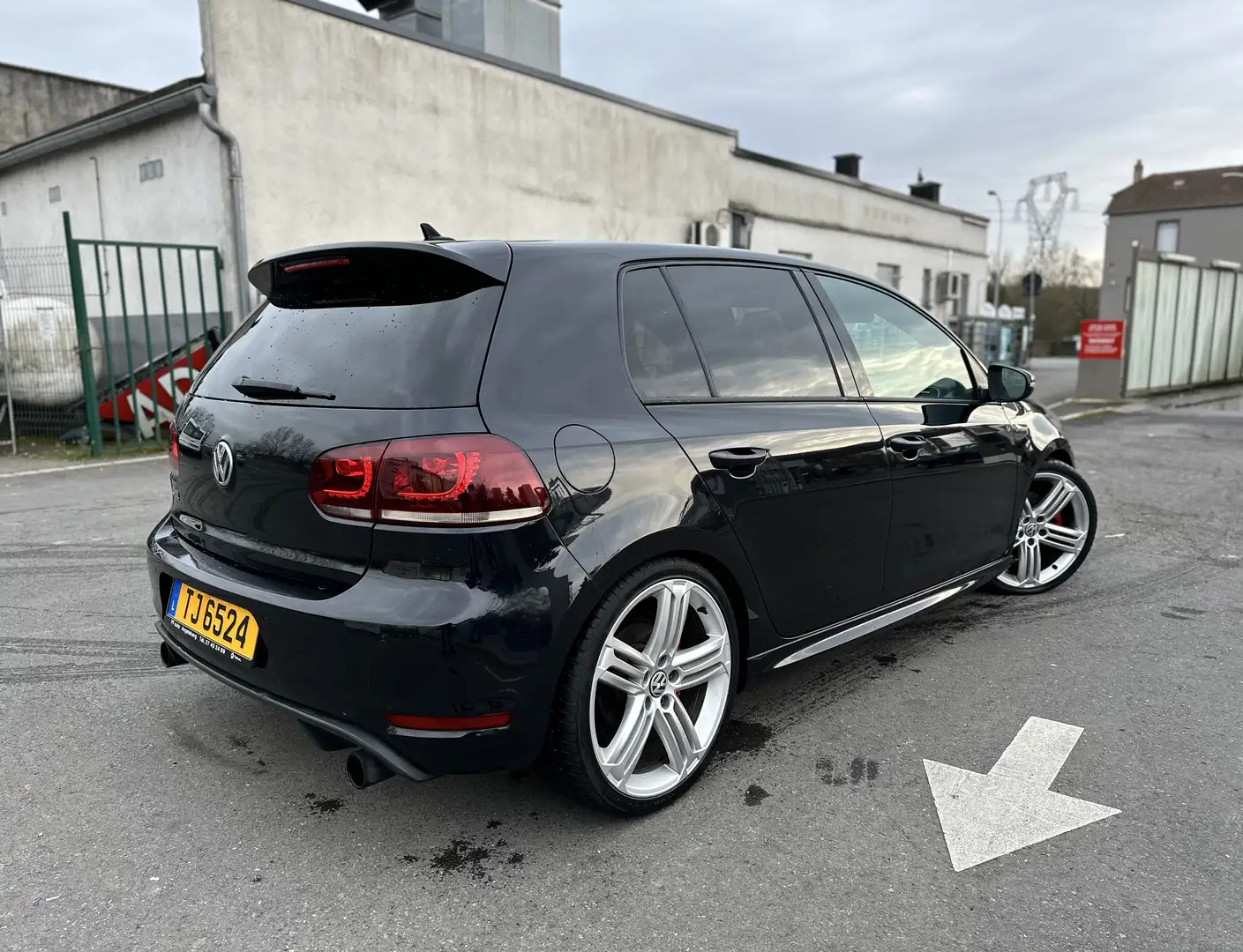 Volkswagen Golf R - 2