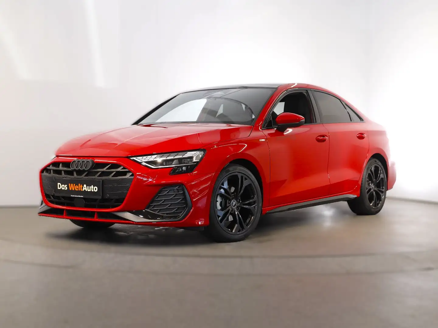 Audi A3 Limousine 35 TFSI S line Rot - 1