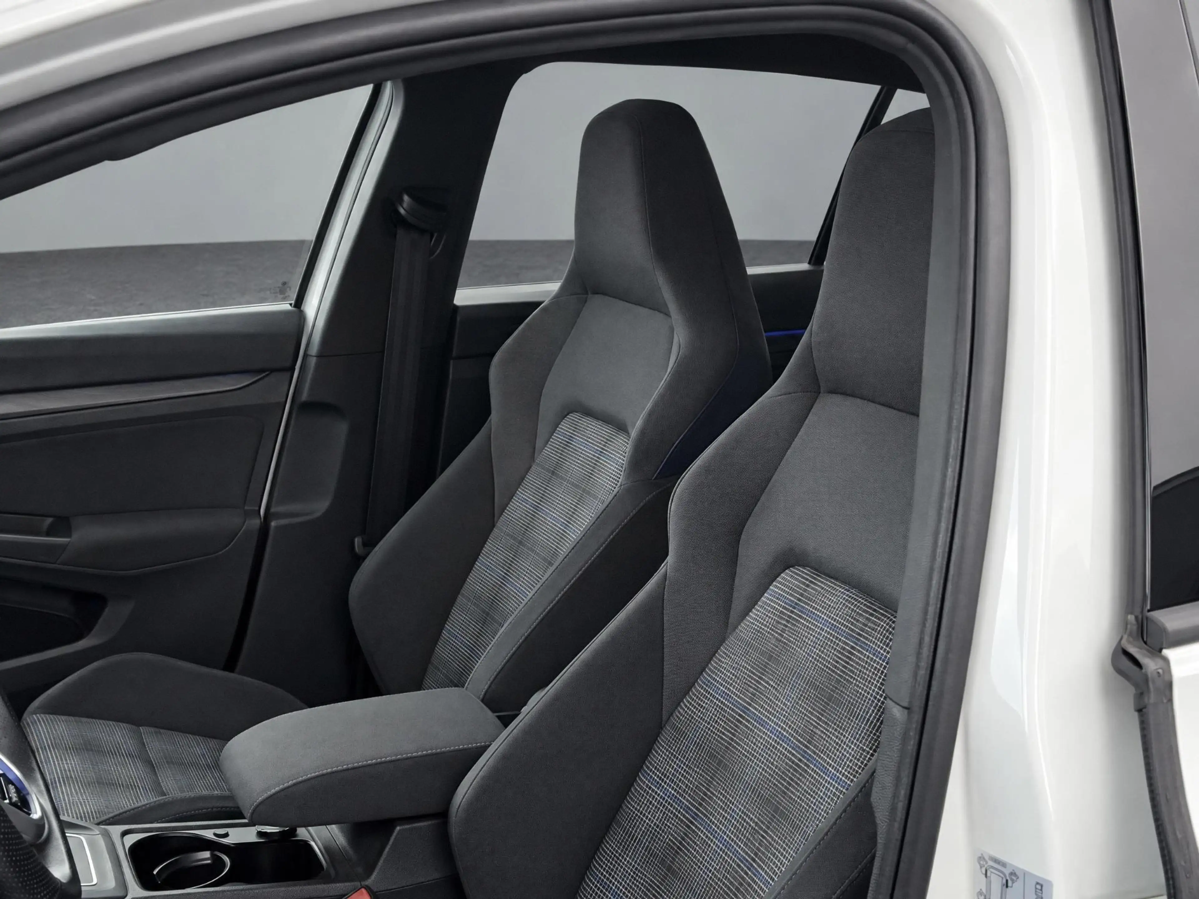 Volkswagen Golf GTE 1.4 eHybrid 245pk · Panoramadak · Trekhaak · Apple — photo 11