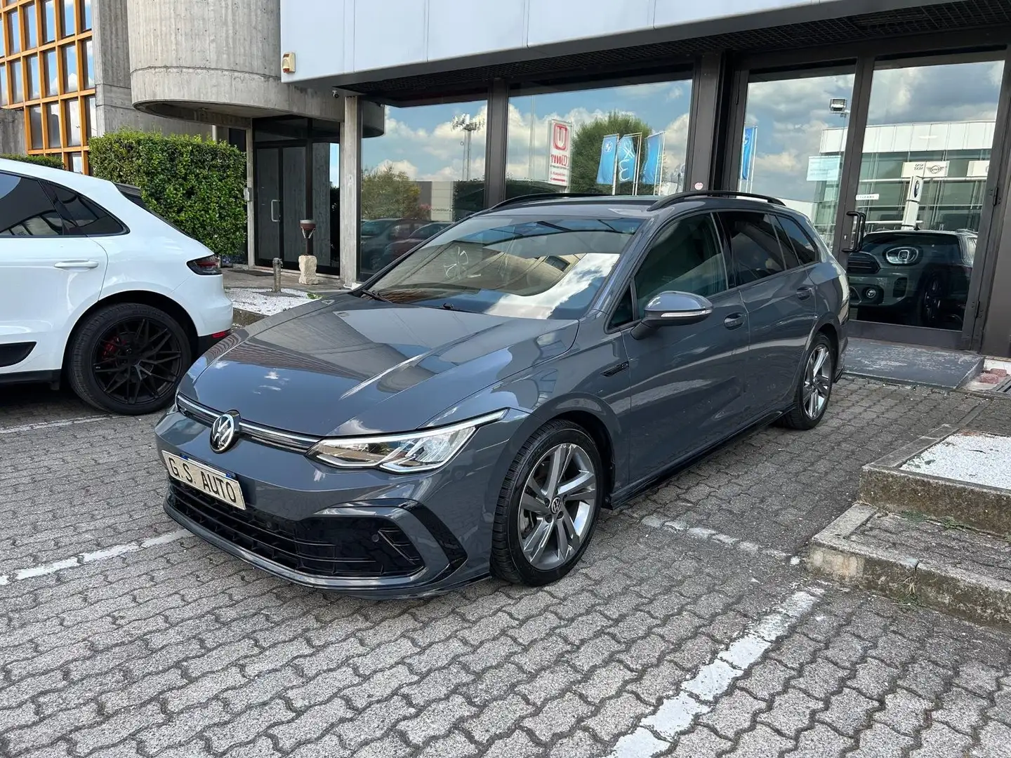 Volkswagen Golf Variant 2.0 tdi R-Line 150cv dsg Gris - 1