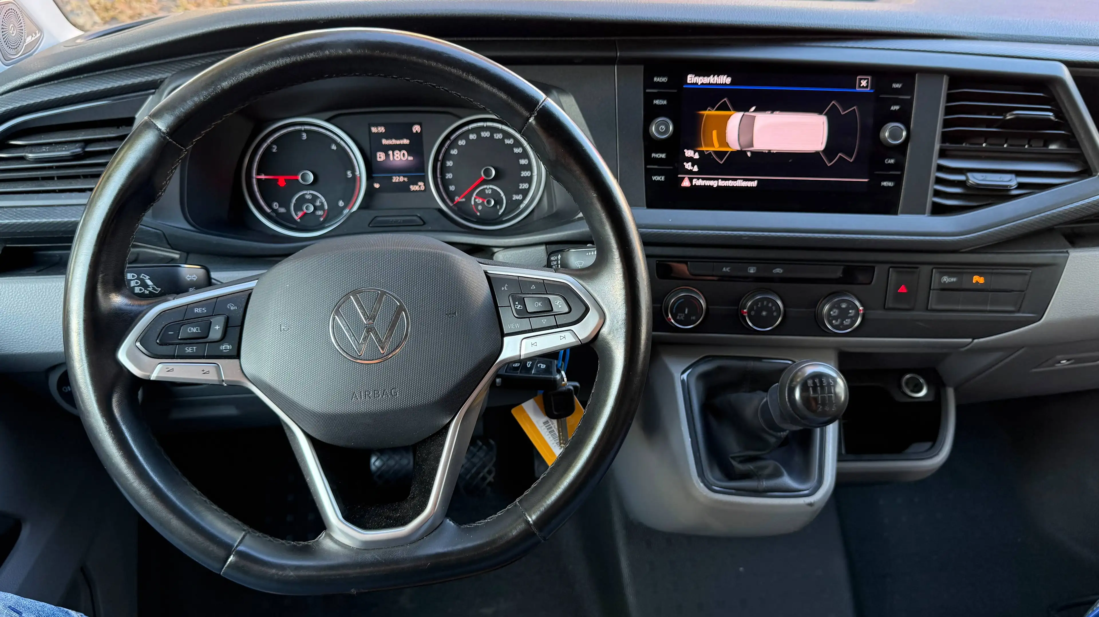 Volkswagen T6.1 Multivan PANAMERICANA-SITZGRUPPE *ELEKTROBLOCK 230V — photo 9