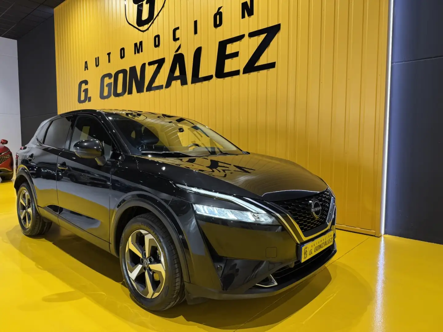 Nissan Qashqai 1.3 DIG-T mHEV 12V N-Connecta 4x2 103kW Noir - 2